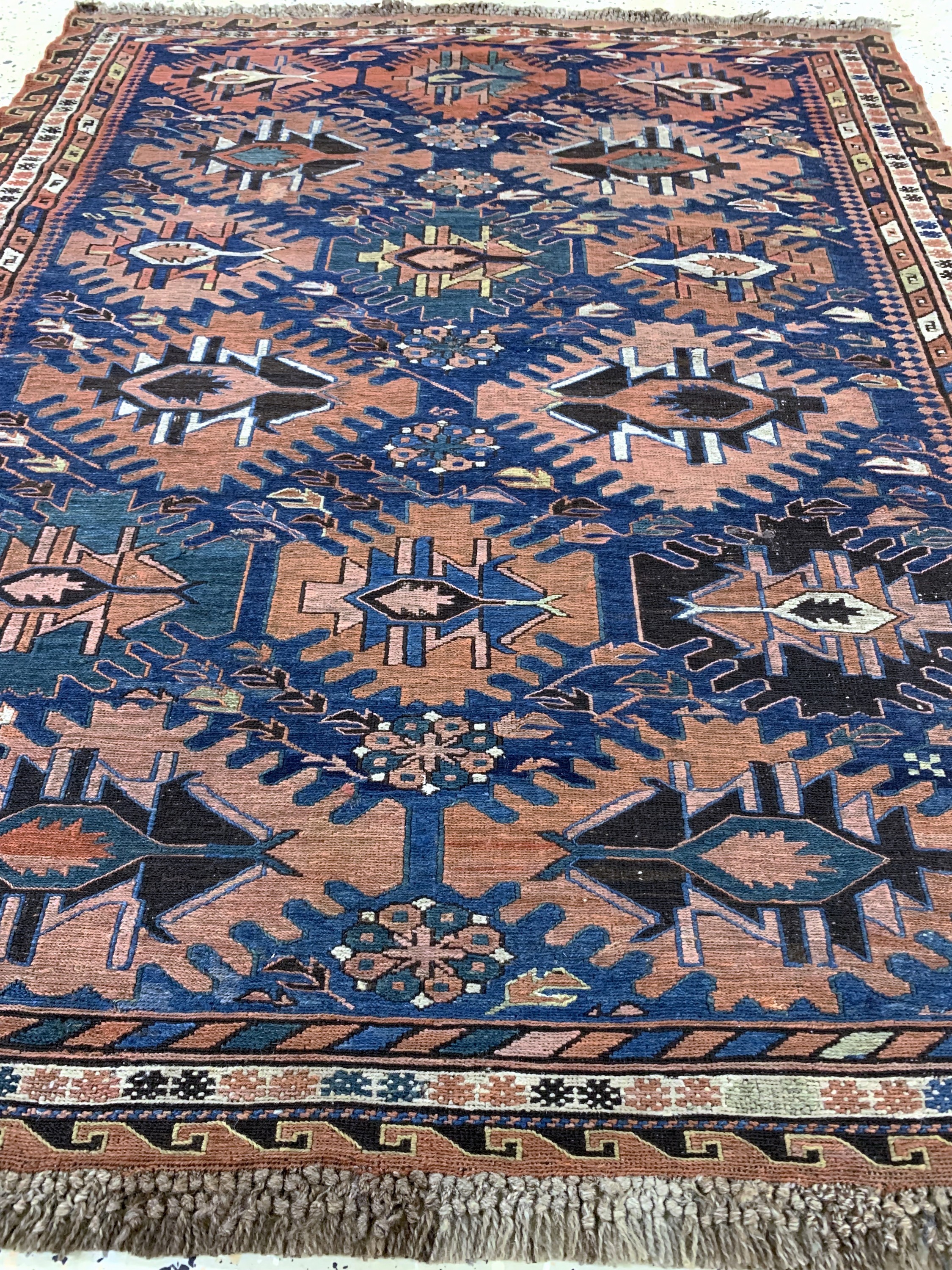 Detail d: Sumakh antik, Kaukasus, um 1900, Wolle auf Wolle, ca. 152 x 120 cm, EHZ: 2, (kleine Restaurierungen),aus Sammlungsauflösung