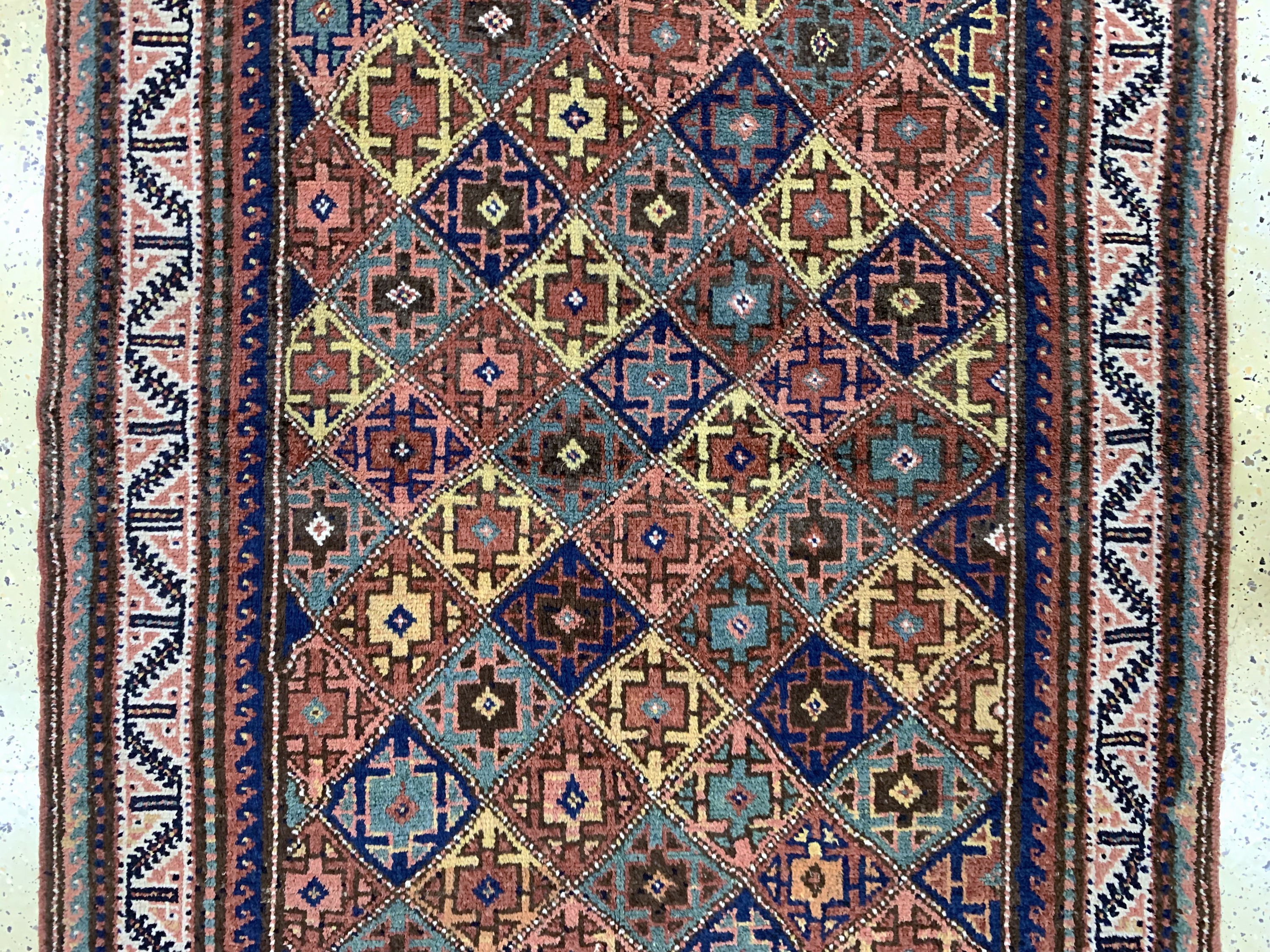 Detail b: Khorasan Kordi antik, Persien, um 1900, Wolle auf Wolle, ca. 260 x 137 cm, EHZ: 2,aus Sammlungsauflösung