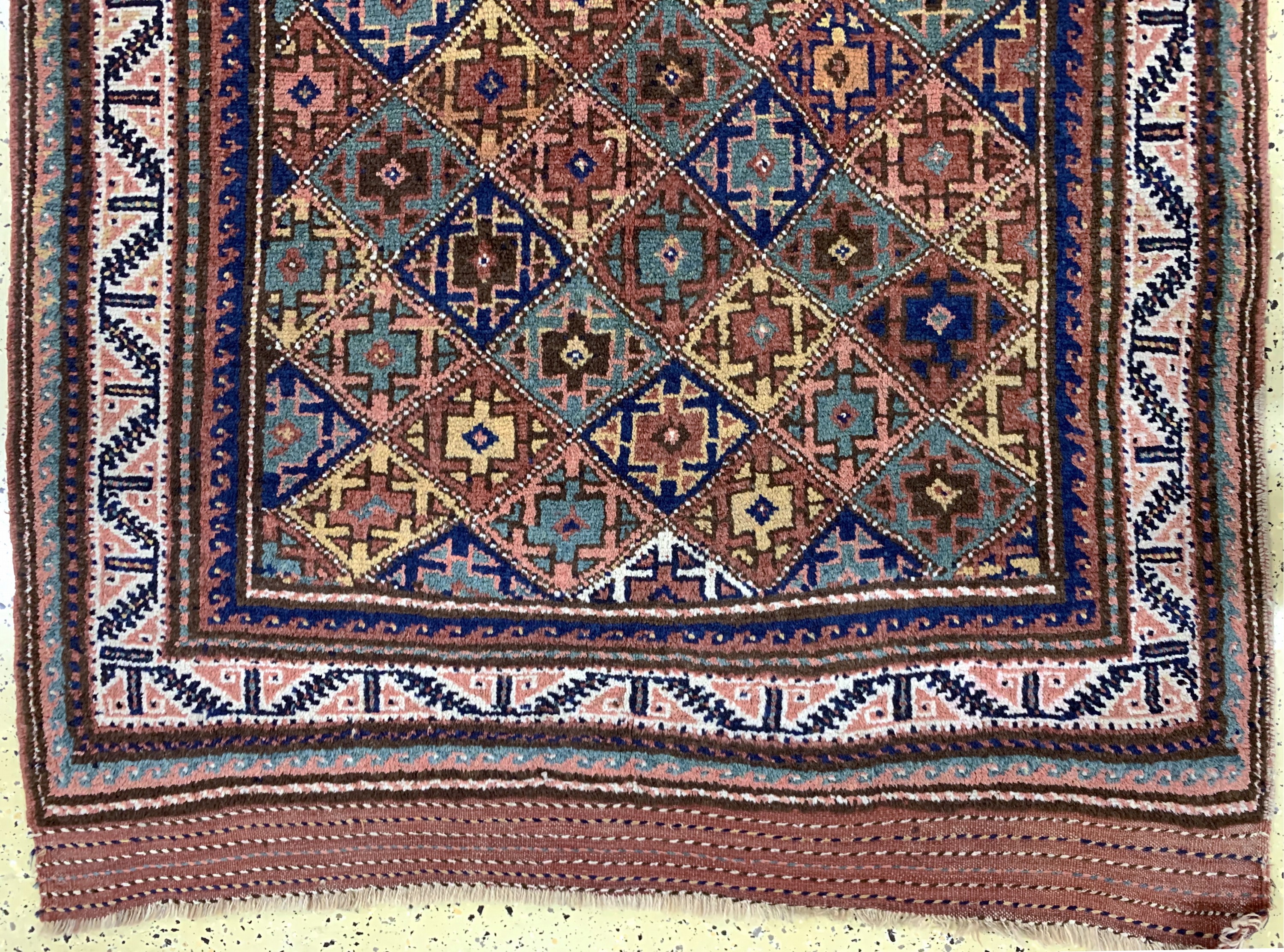 Detail c: Khorasan Kordi antik, Persien, um 1900, Wolle auf Wolle, ca. 260 x 137 cm, EHZ: 2,aus Sammlungsauflösung