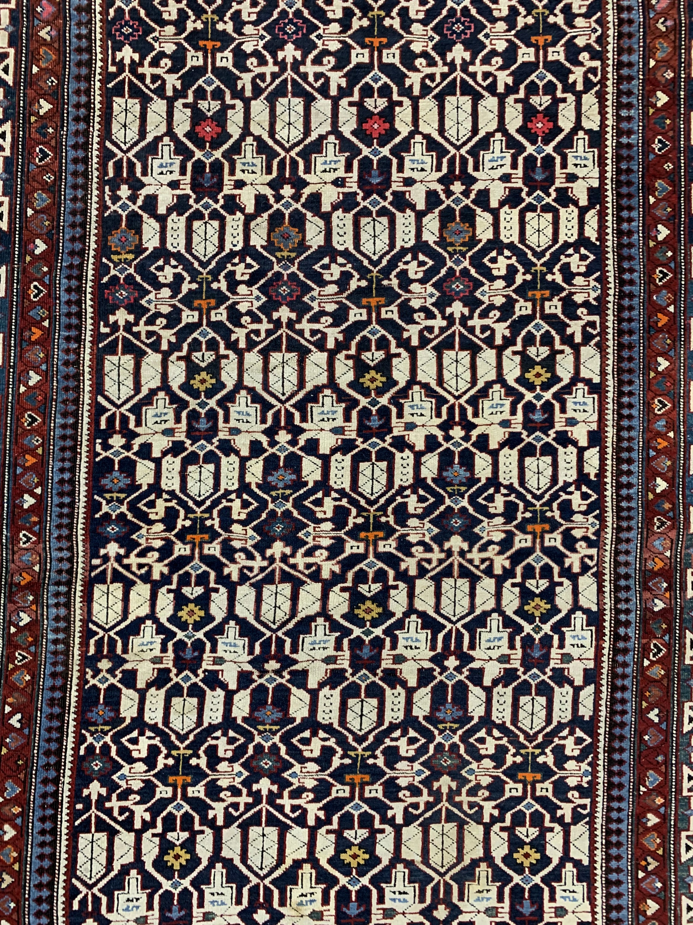 Detail c: "Blattgabel"Schirwan antik, Kaukasus, 19.Jhd, Wolle auf Wolle, ca. 175 x 130 cm, EHZ: 2-3, (restauriert),aus Sammlungsauflösung