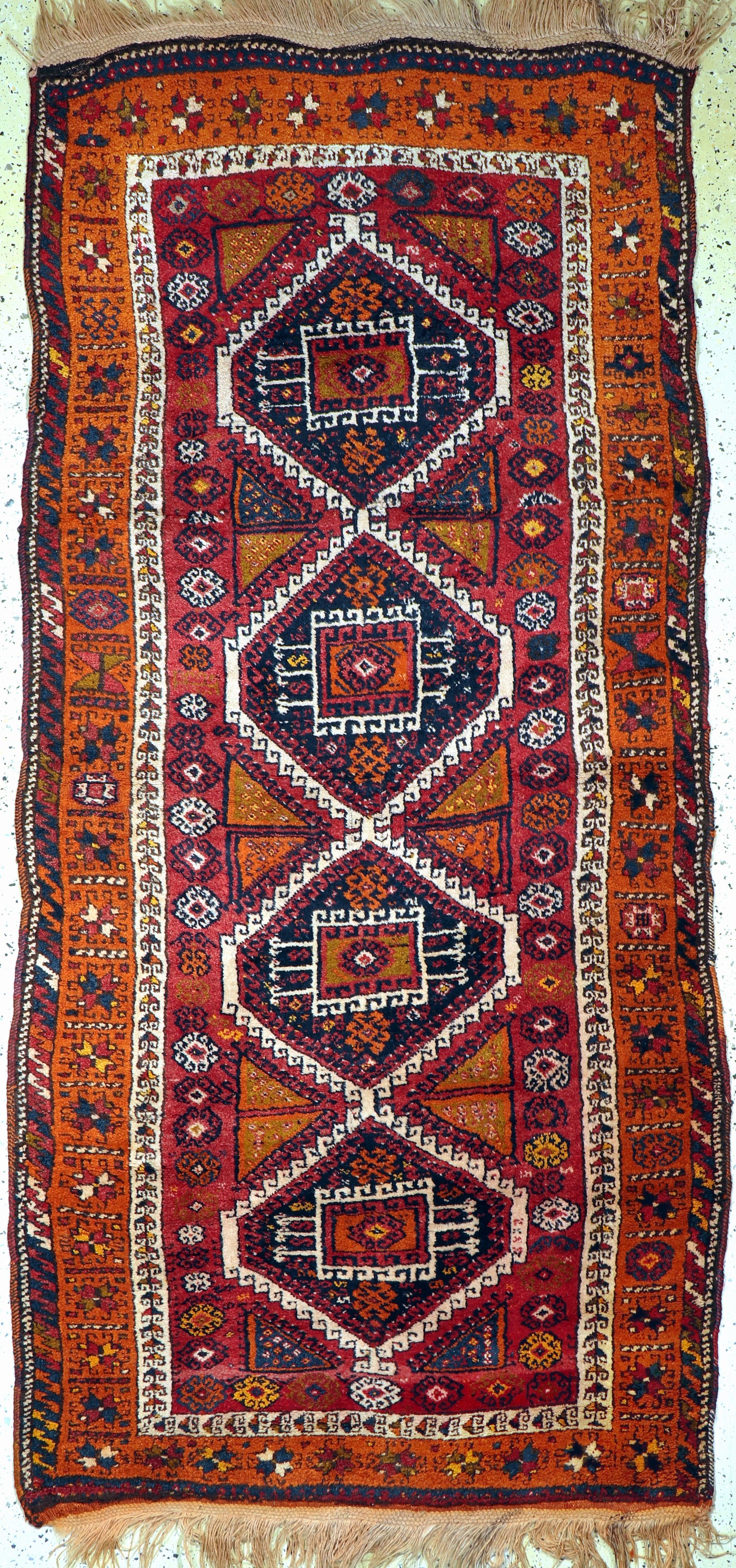 Yürük alt, Türkei, Anfang 20.Jhd, Wolle aufWolle, ca. 260 x 124 cm, EHZ: 2,aus Sammlungsauflösung