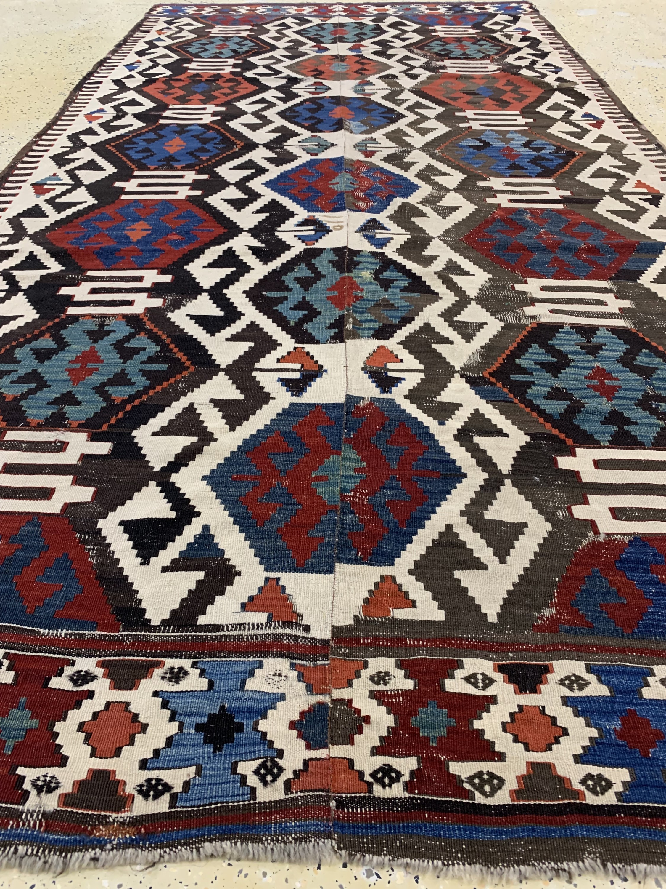 Detail e: "Aydin"Kelim antik, Türkei, 19.Jhd, Wolle auf Wolle, ca. 295 x 155 cm, EHZ: 2, (kleine restaurierungen))aus Sammlungsauflösung