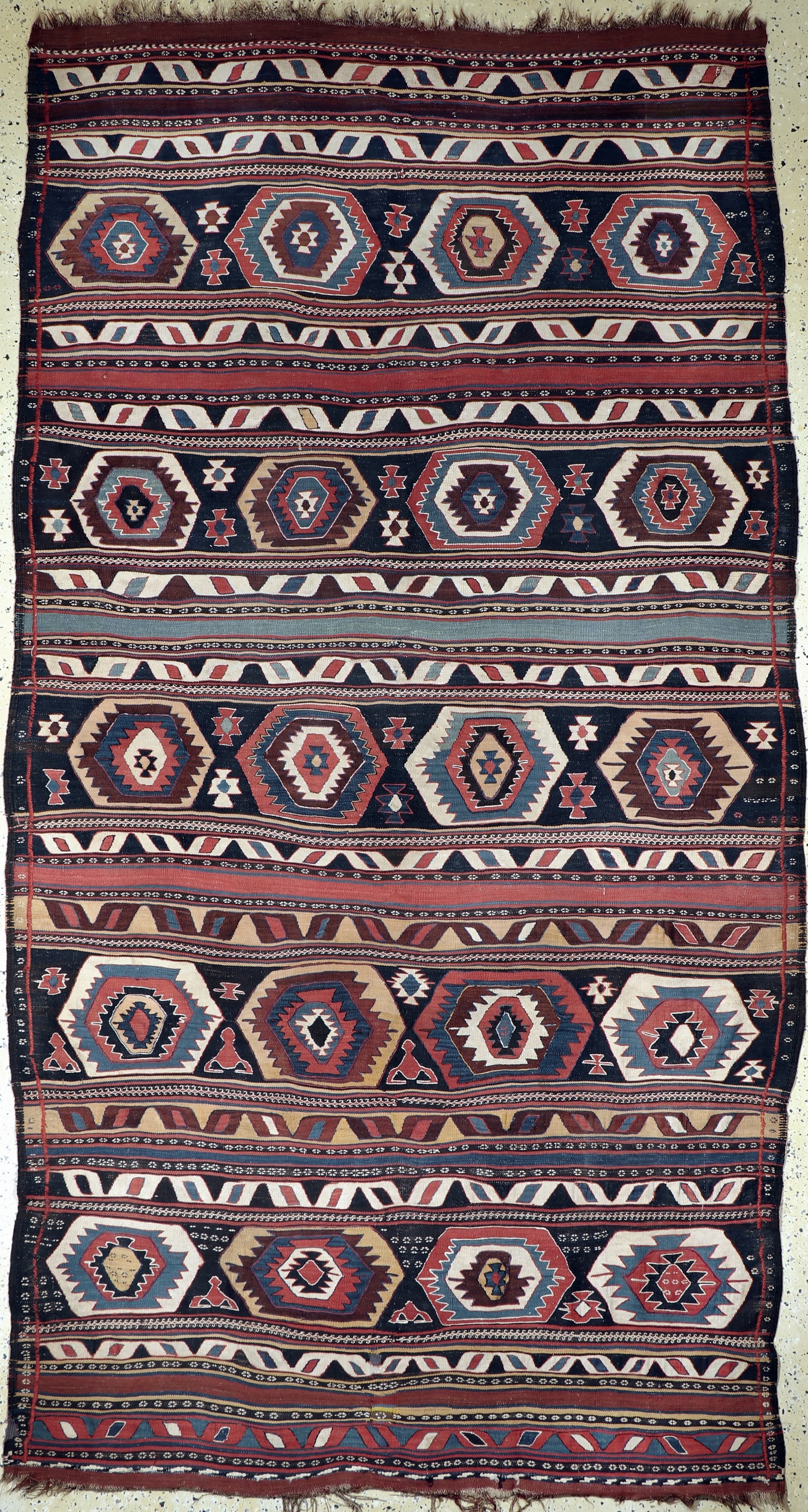 "Weramin"Kelim antik, Persien, 19.Jhd, Wolle auf Wolle, ca. 320 x 172 cm, EHZ: 2 aus Sammlungsauflösung