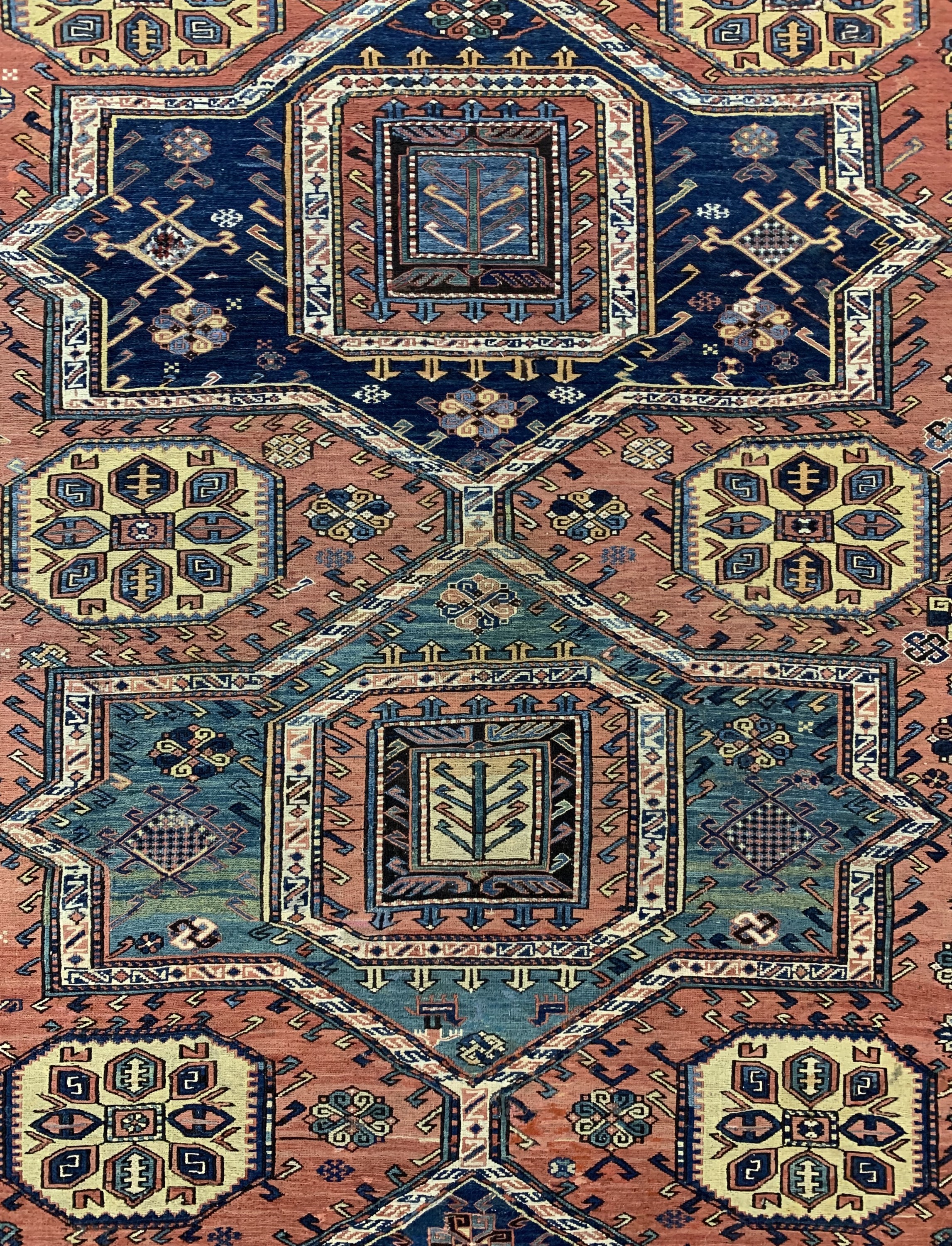Detail c: Antiker Sumakh, Kaukasus, um 1900, Wolle auf Wolle, ca. 273 x 195 cm, EHZ: 2