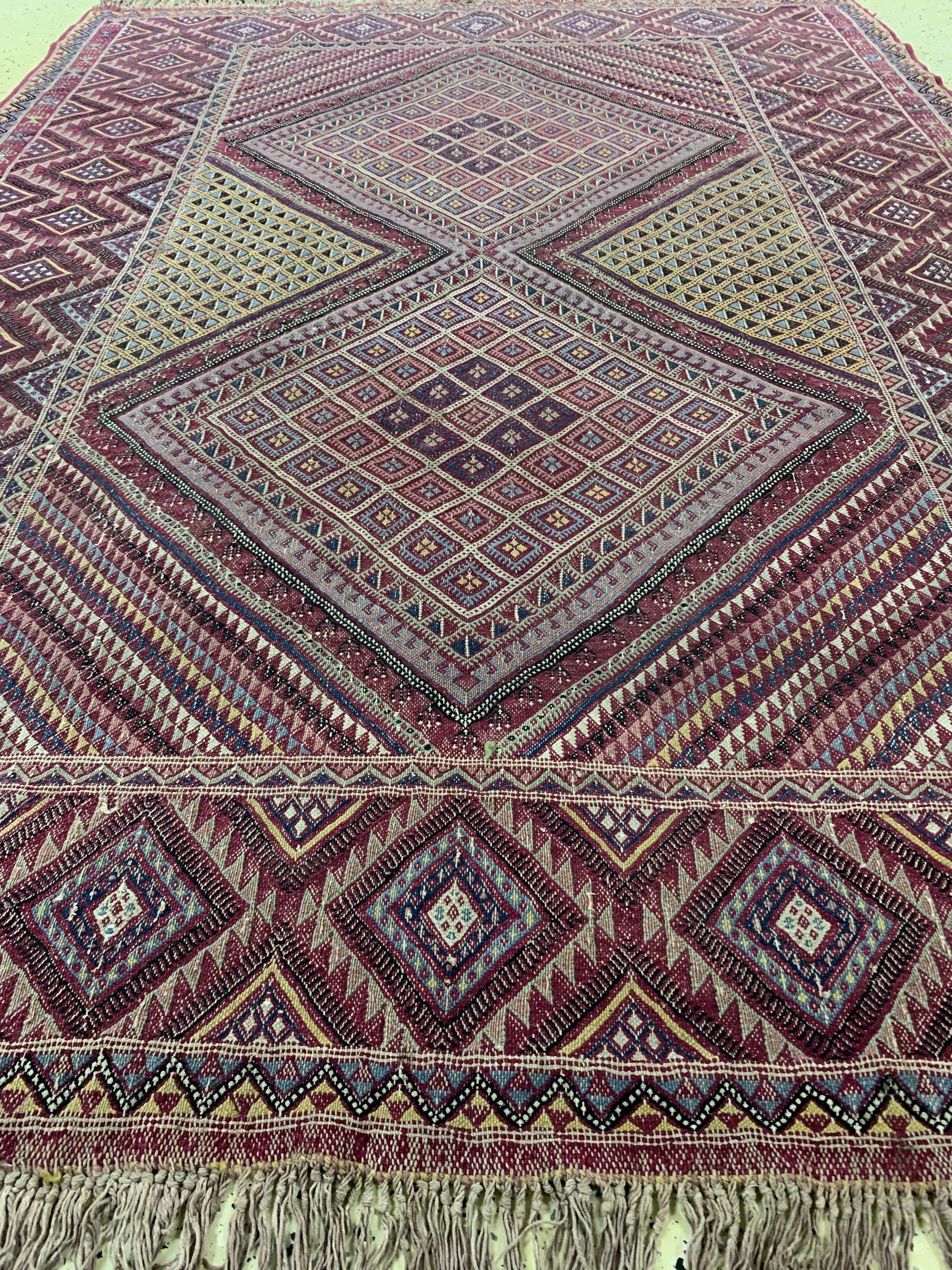 Detail f: Antiker Cicim, Türkei, um 1900, Wolle auf Baumwolle, ca. 240 x 180 cm, EHZ: 2(kleines Loch),aus Sammlungsauflösung