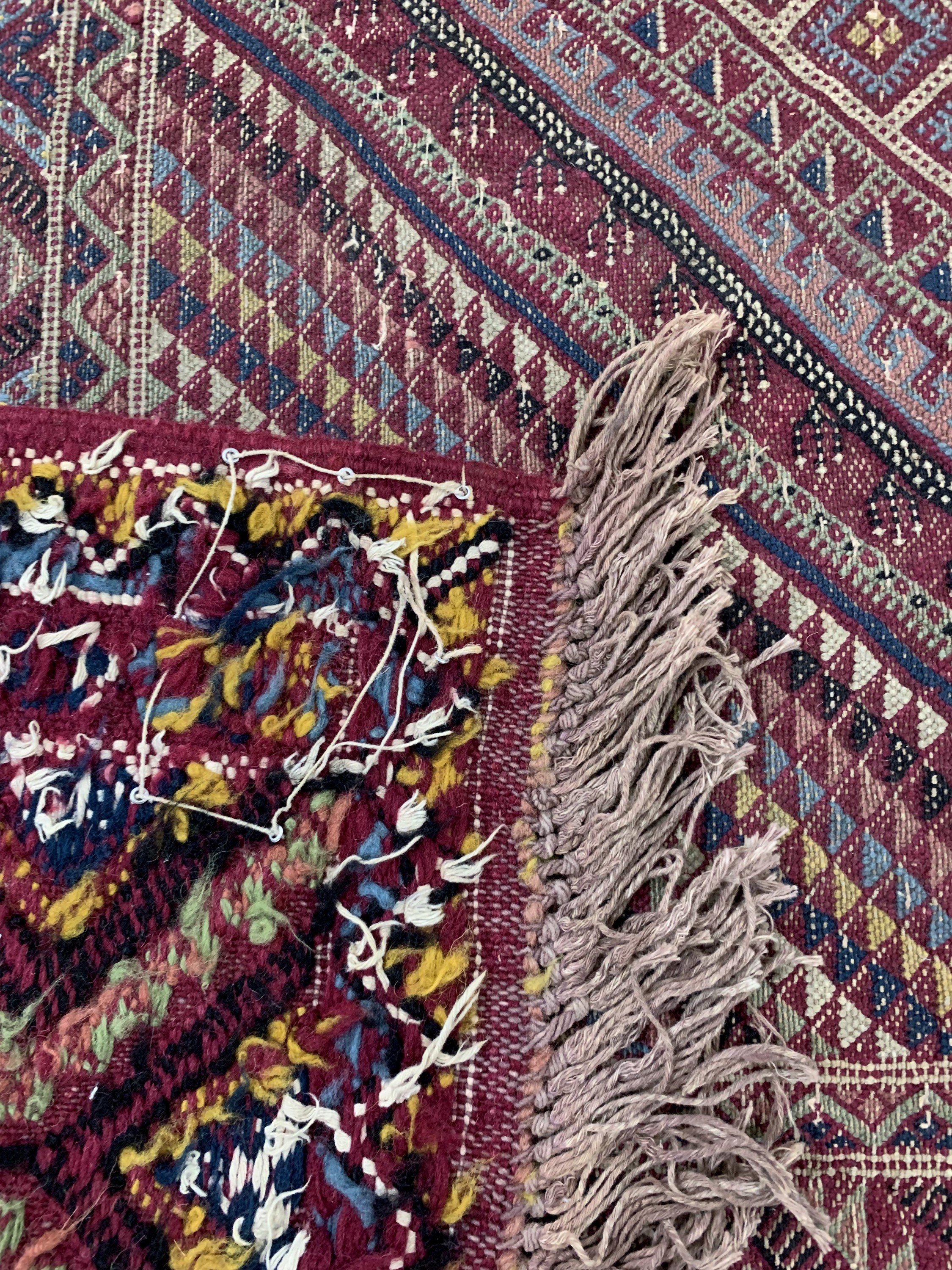 Detail g: Antiker Cicim, Türkei, um 1900, Wolle auf Baumwolle, ca. 240 x 180 cm, EHZ: 2(kleines Loch),aus Sammlungsauflösung