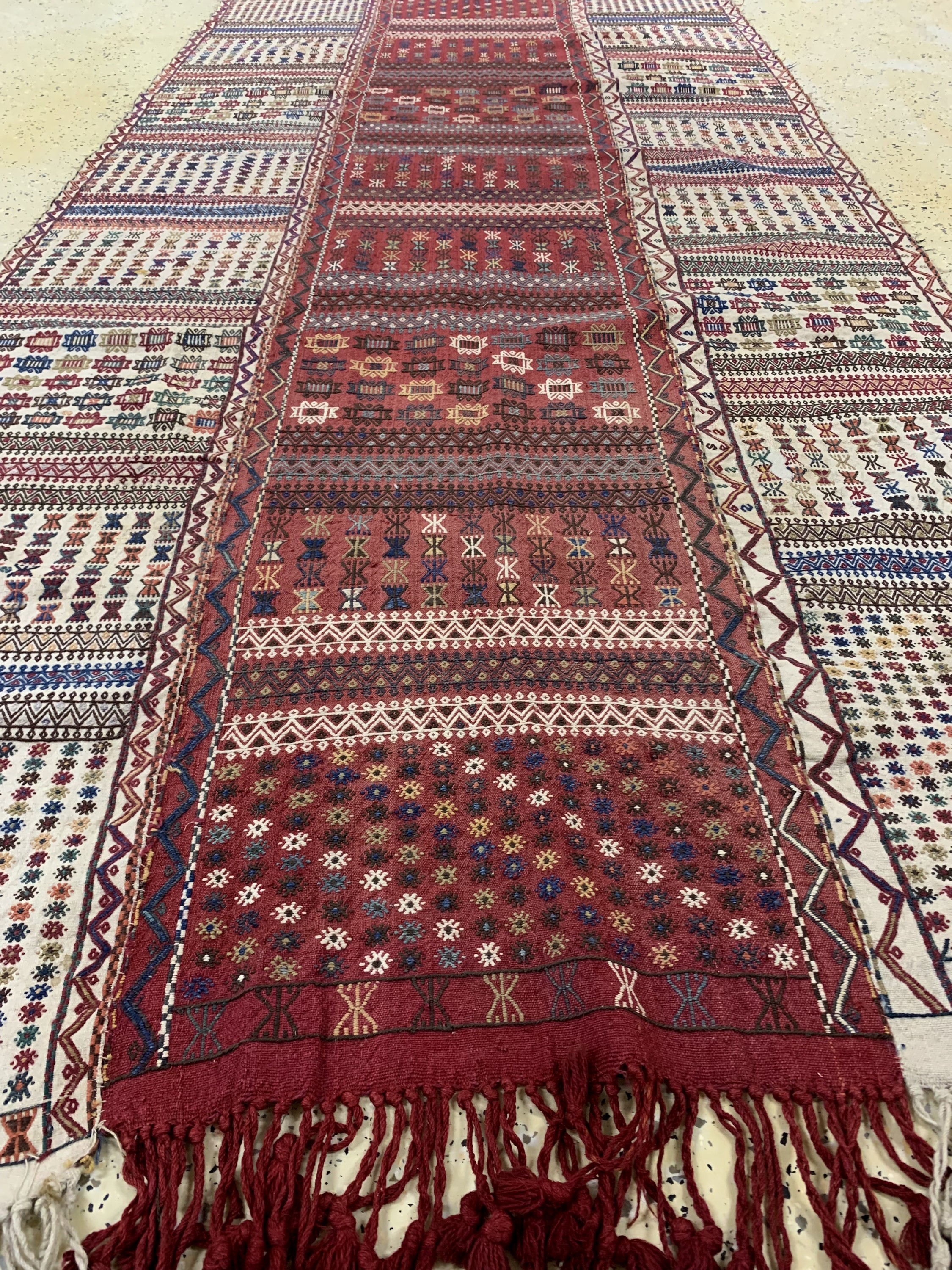 Detail e: "Verneh"antik(3 Bahnen), Türkei, um 1900, Wolle auf Wolle, ca. 302 x 142 cm, EHZ: 2