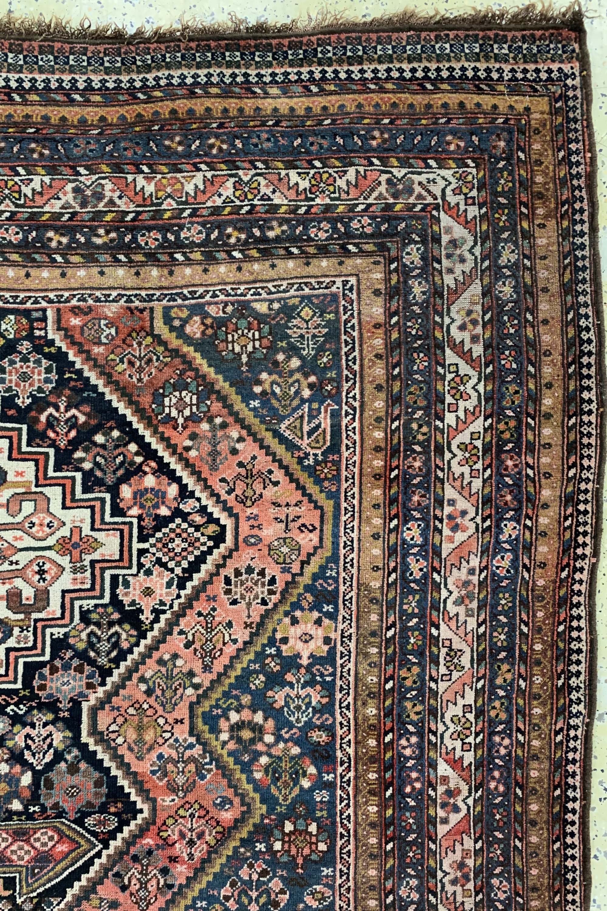 Detail e: Ghaschgai fein antik, Persien, 19.Jhd, Wolle auf Wolle, ca. 325 x 180 cm, EHZ: 2-3, (restauriert)aus Sammlungsauflösung