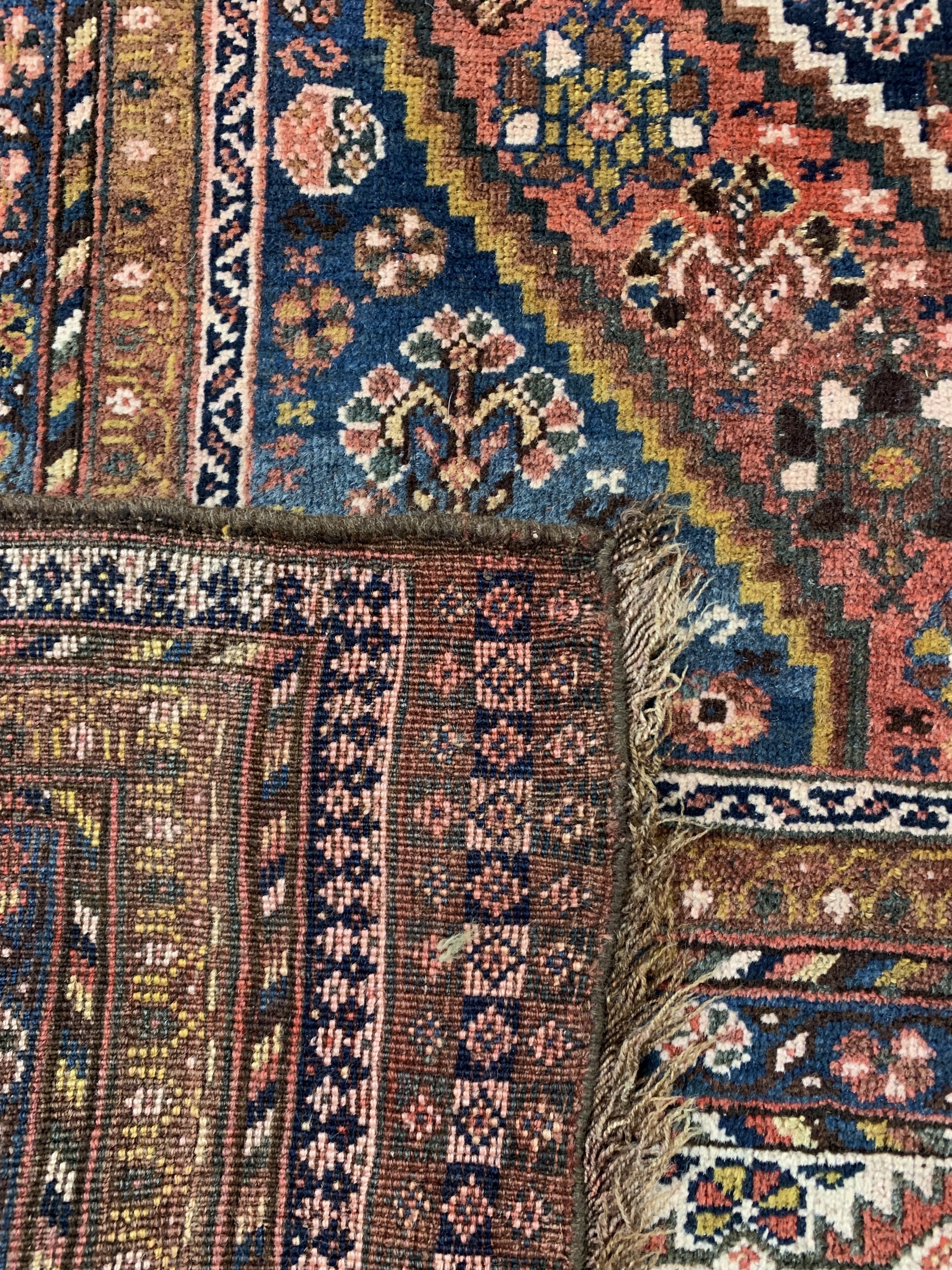Detail g: Ghaschgai fein antik, Persien, 19.Jhd, Wolle auf Wolle, ca. 325 x 180 cm, EHZ: 2-3, (restauriert)aus Sammlungsauflösung