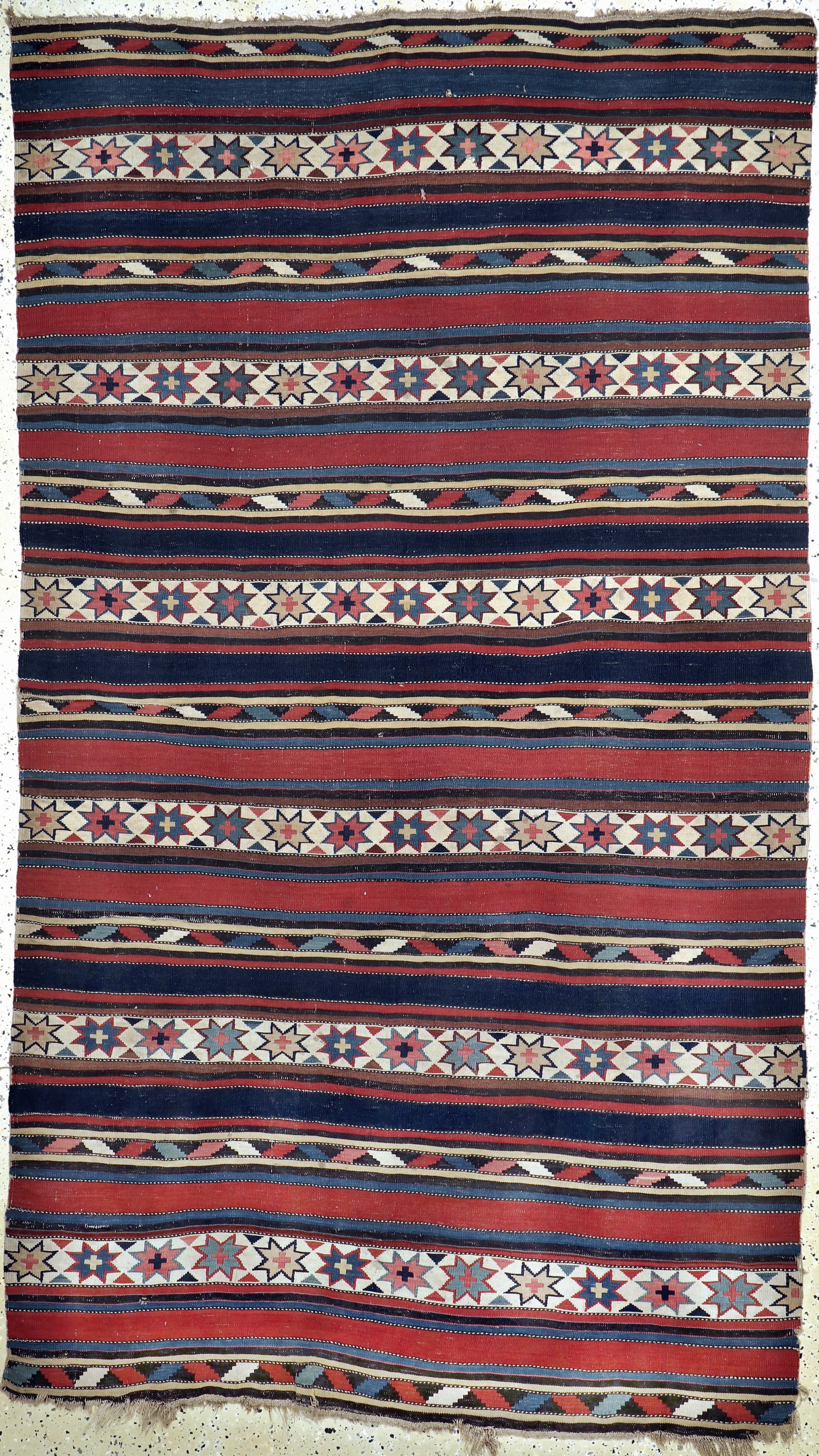Schirwan Kelim antik, Kaukasus, 19.Jhd, Wolle auf Wolle, ca. 275 x 155 cm, EHZ: 3 (kleine Löcher),aus Sammlungsauflösung