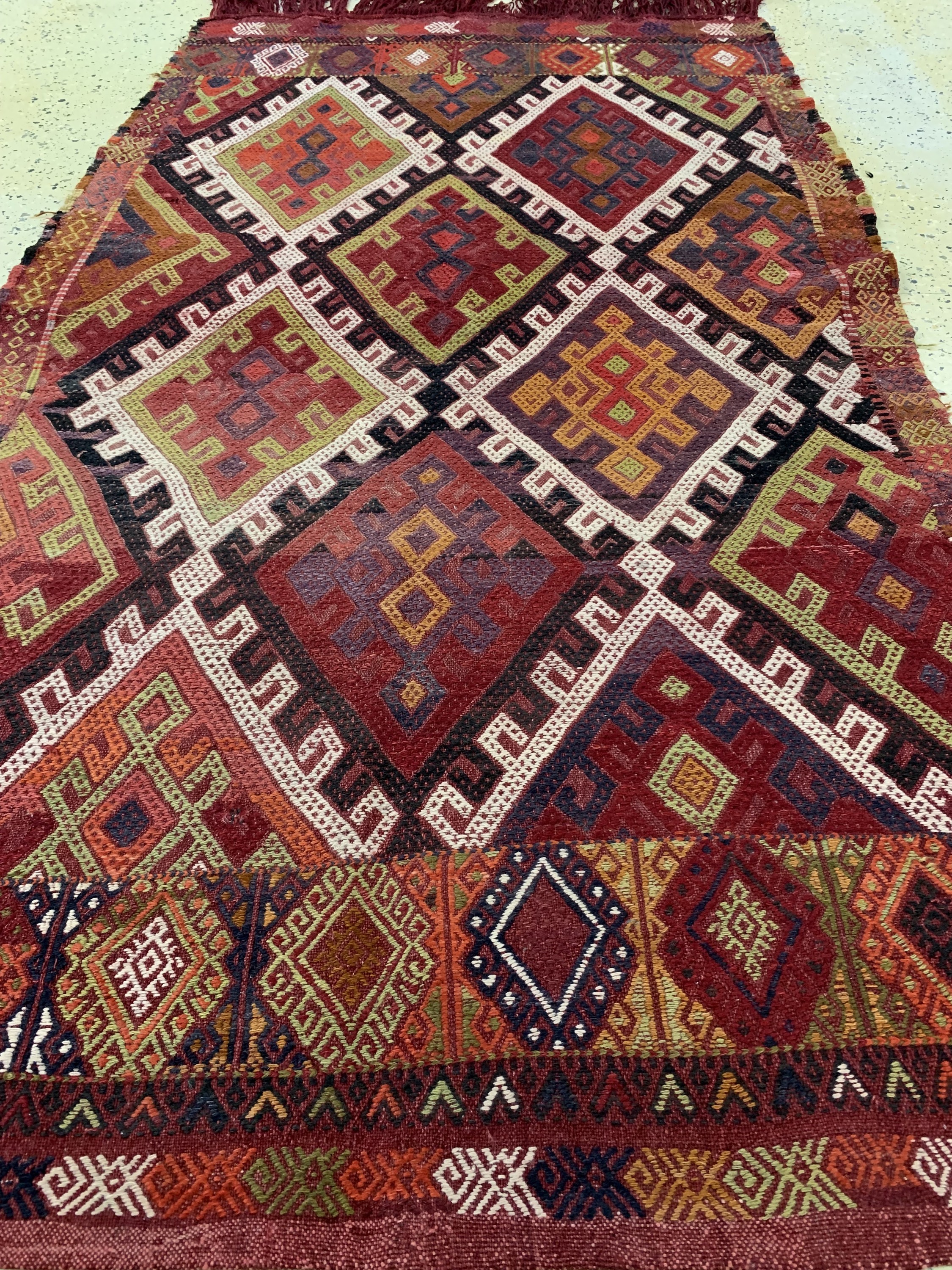 Detail d: Obruk Cicim antik, Türkei, um 1900, Wolle auf Wolle, ca. 200 x 120 cm, EHZ: 2, (kleine Löcher)