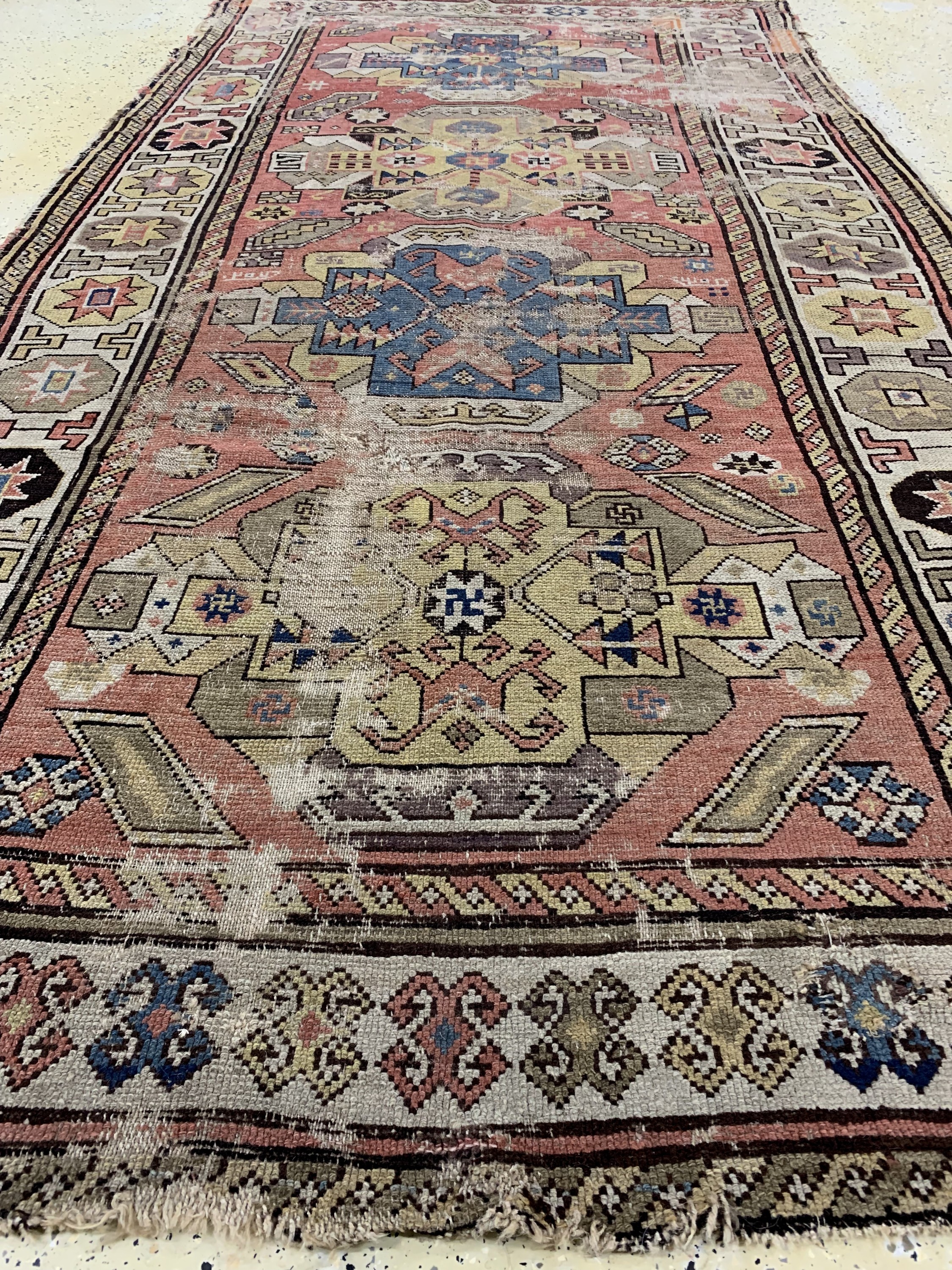 Detail d: Antiker Kazak, Kaukasus, 19.Jhd, Wolle auf Wolle, ca. 280 x 155 cm, EHZ: 4,aus Sammlungsauflösung