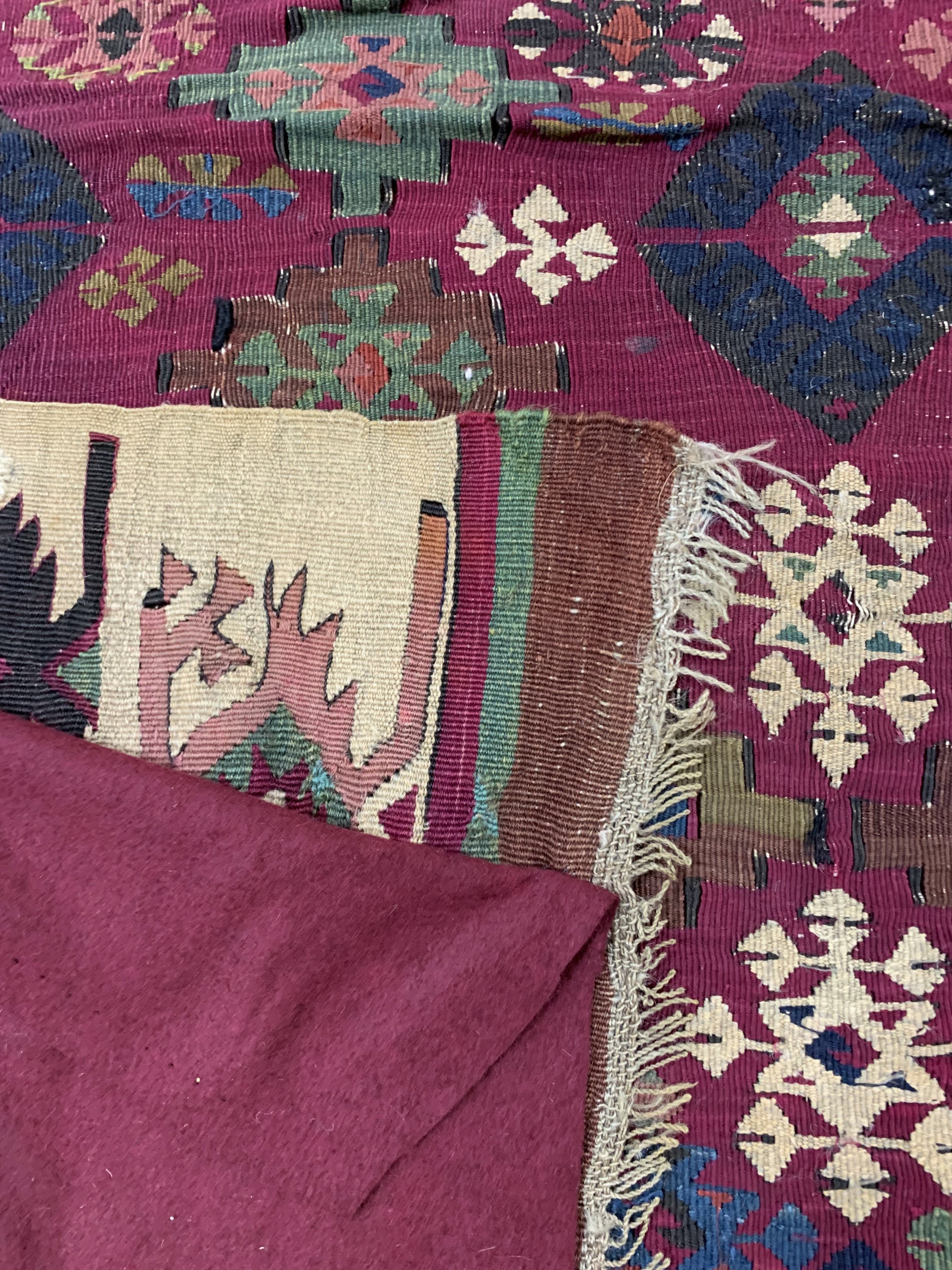 Detail f: Antiker Konya Kelim, Türkei, 19.Jhd, Wolle auf Wolle, ca. 375 x 165 cm, EHZ: 4, (kleine Löcher & Restaurierungen),aus Sammlungsauflösung