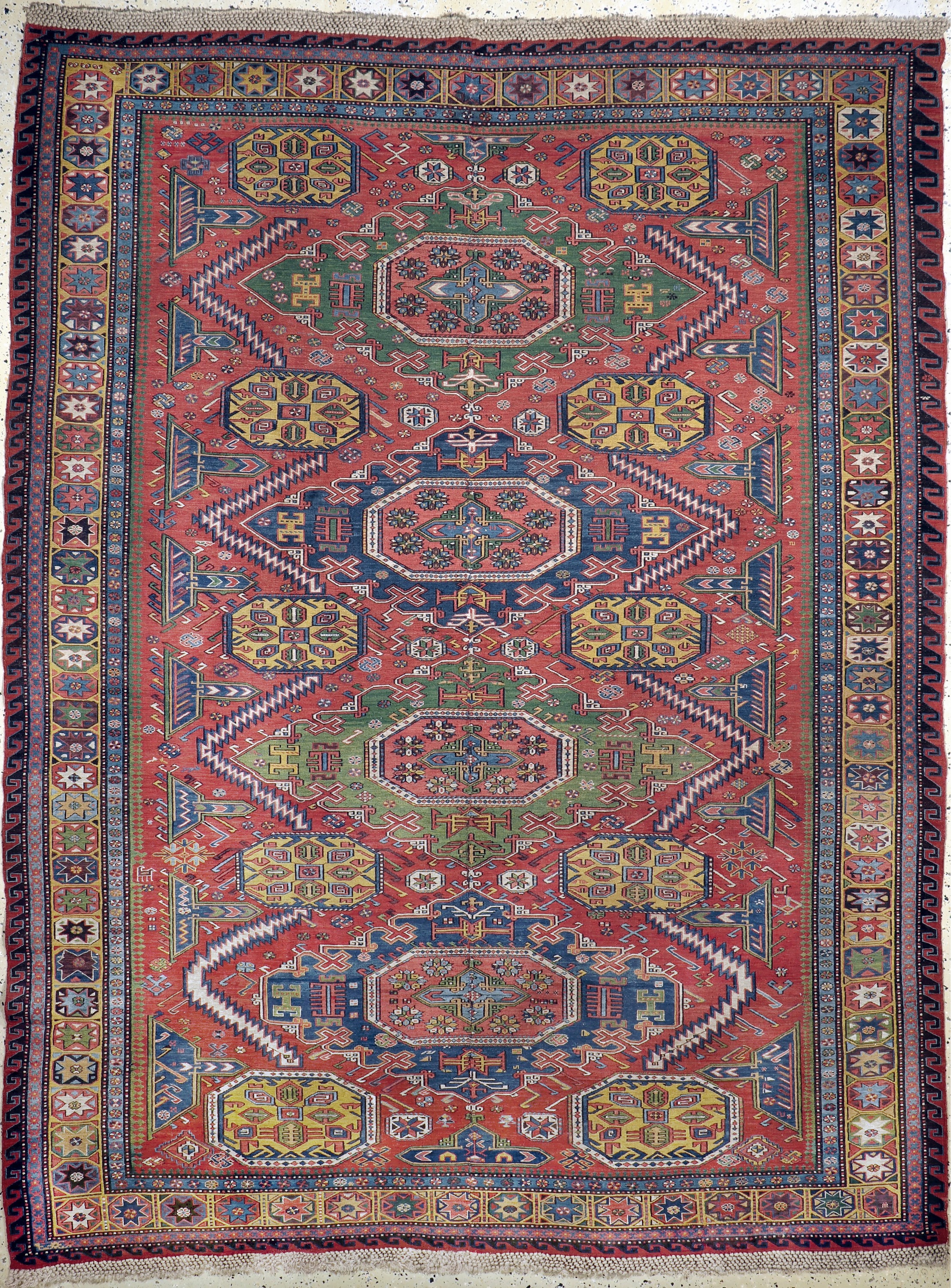 Antiker Sumakh, Kaukasus, um 1900, Wolle auf Wolle, ca. 285 x 220 cm, EHZ: 2, (mittig zusammengesetzt),aus Sammlungsauflösung