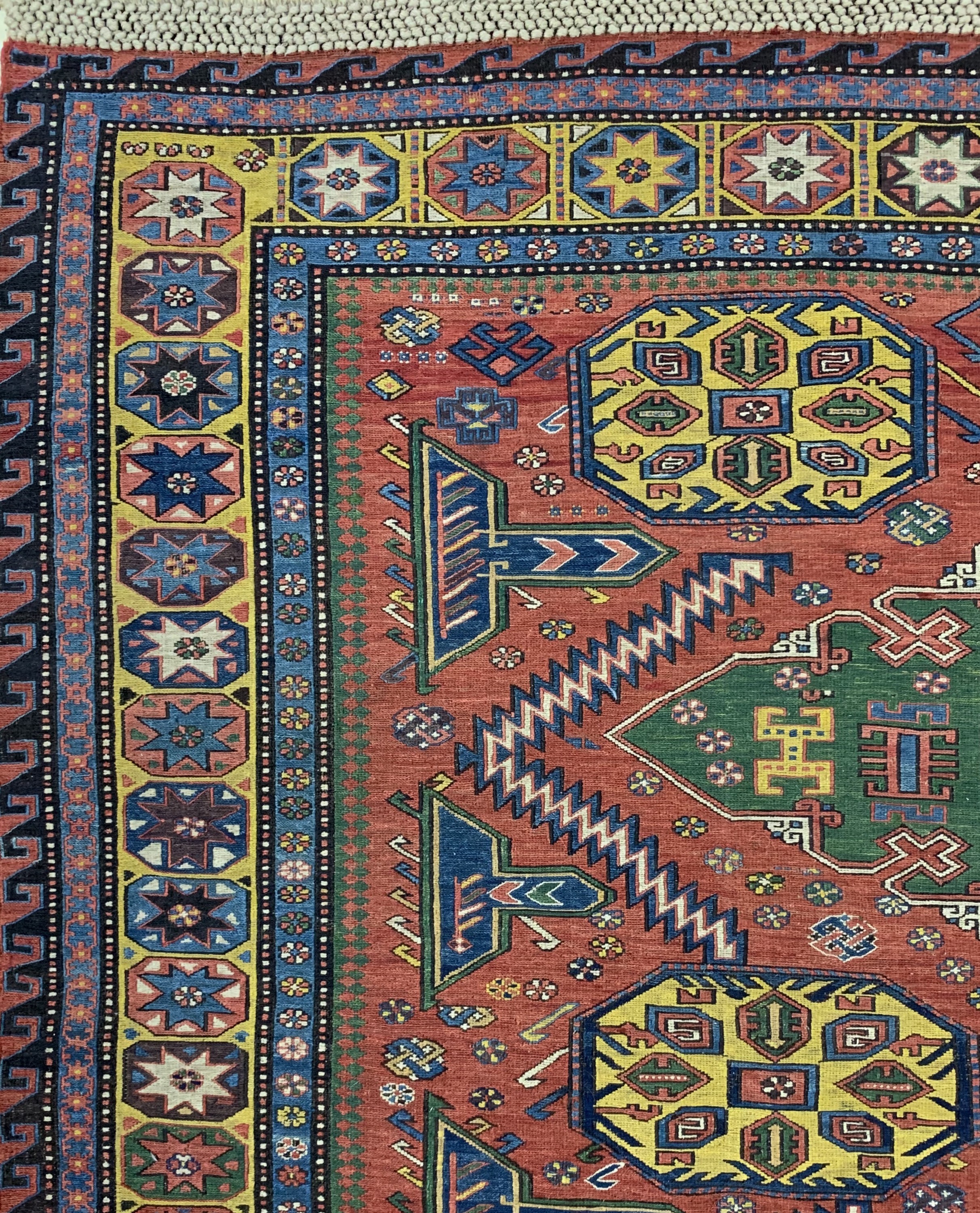 Detail e: Antiker Sumakh, Kaukasus, um 1900, Wolle auf Wolle, ca. 285 x 220 cm, EHZ: 2, (mittig zusammengesetzt),aus Sammlungsauflösung
