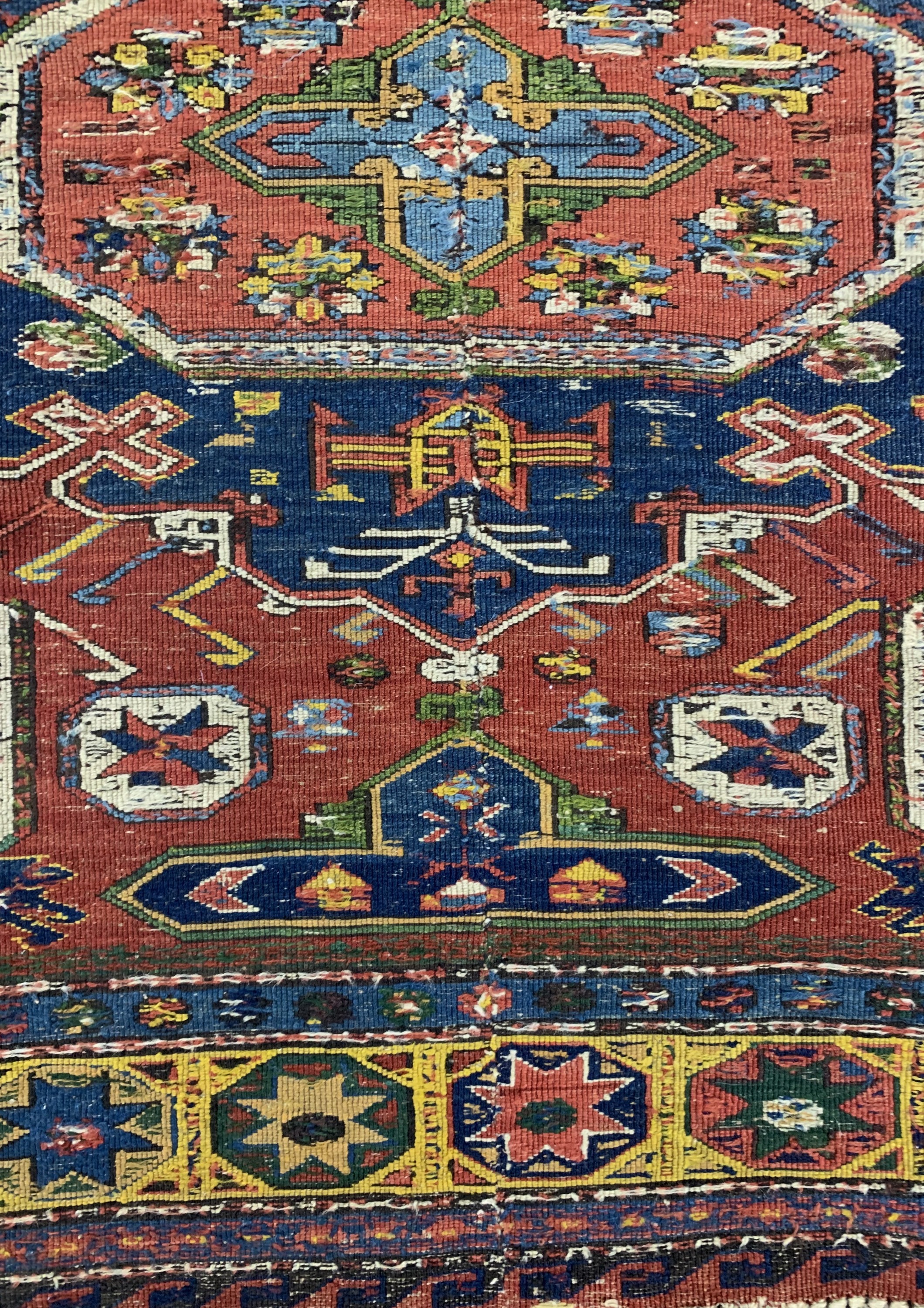 Detail i: Antiker Sumakh, Kaukasus, um 1900, Wolle auf Wolle, ca. 285 x 220 cm, EHZ: 2, (mittig zusammengesetzt),aus Sammlungsauflösung