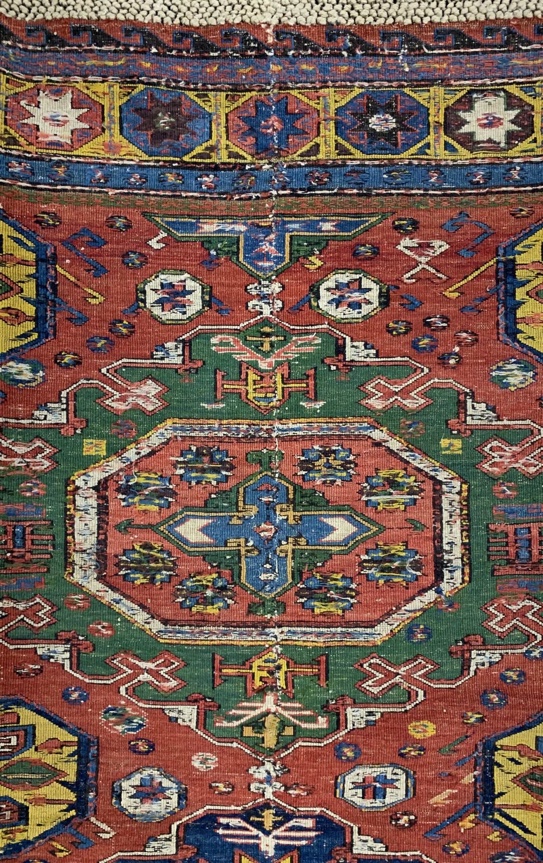 Detail k: Antiker Sumakh, Kaukasus, um 1900, Wolle auf Wolle, ca. 285 x 220 cm, EHZ: 2, (mittig zusammengesetzt),aus Sammlungsauflösung