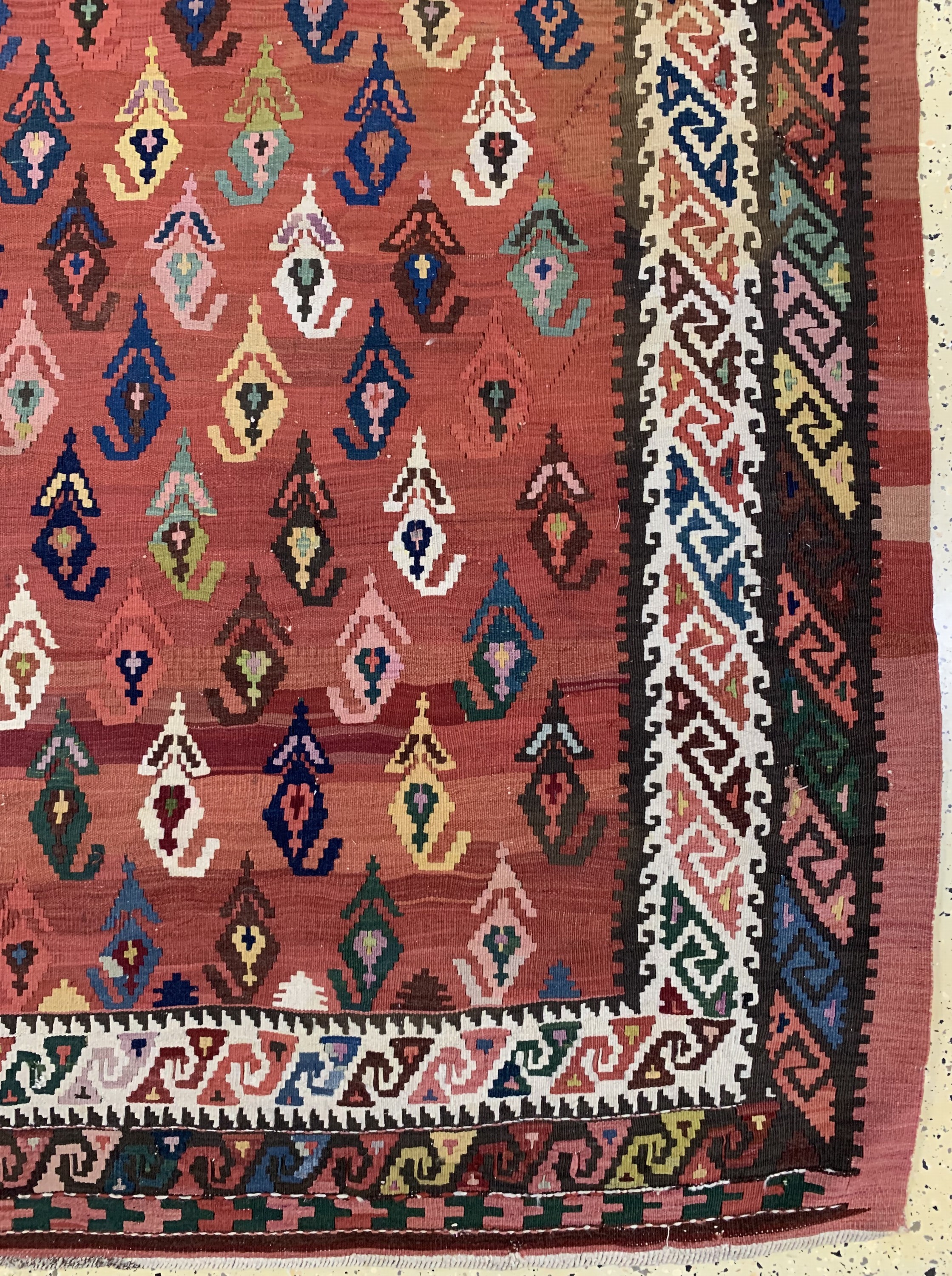 Detail a: Karabagh Kelim antik, Kaukasus, um 1900, Wolle auf Wolle, ca. 420 x 205 cm, EHZ: 3(fleckig),aus Sammlungsauflösung