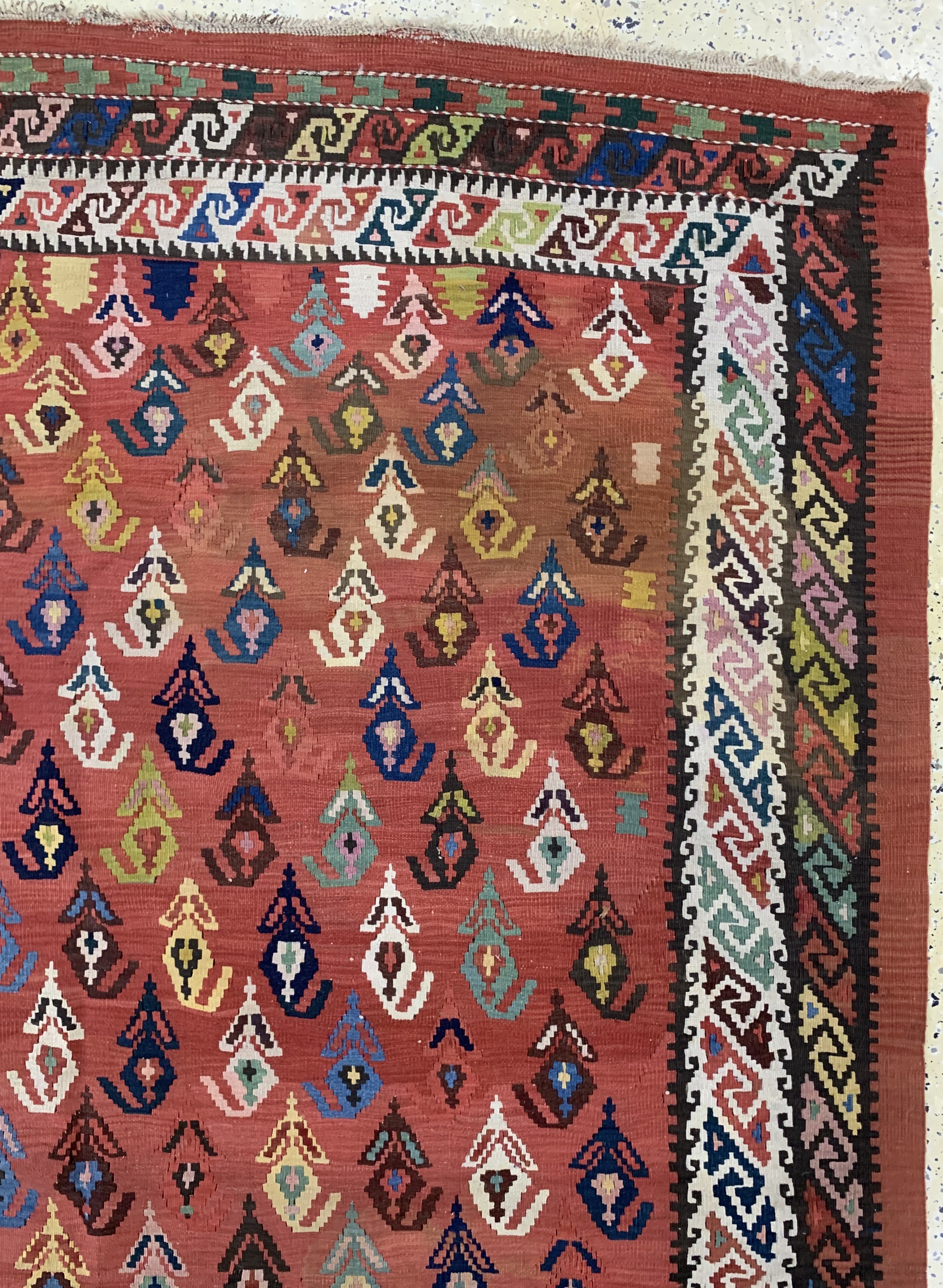 Detail e: Karabagh Kelim antik, Kaukasus, um 1900, Wolle auf Wolle, ca. 420 x 205 cm, EHZ: 3(fleckig),aus Sammlungsauflösung
