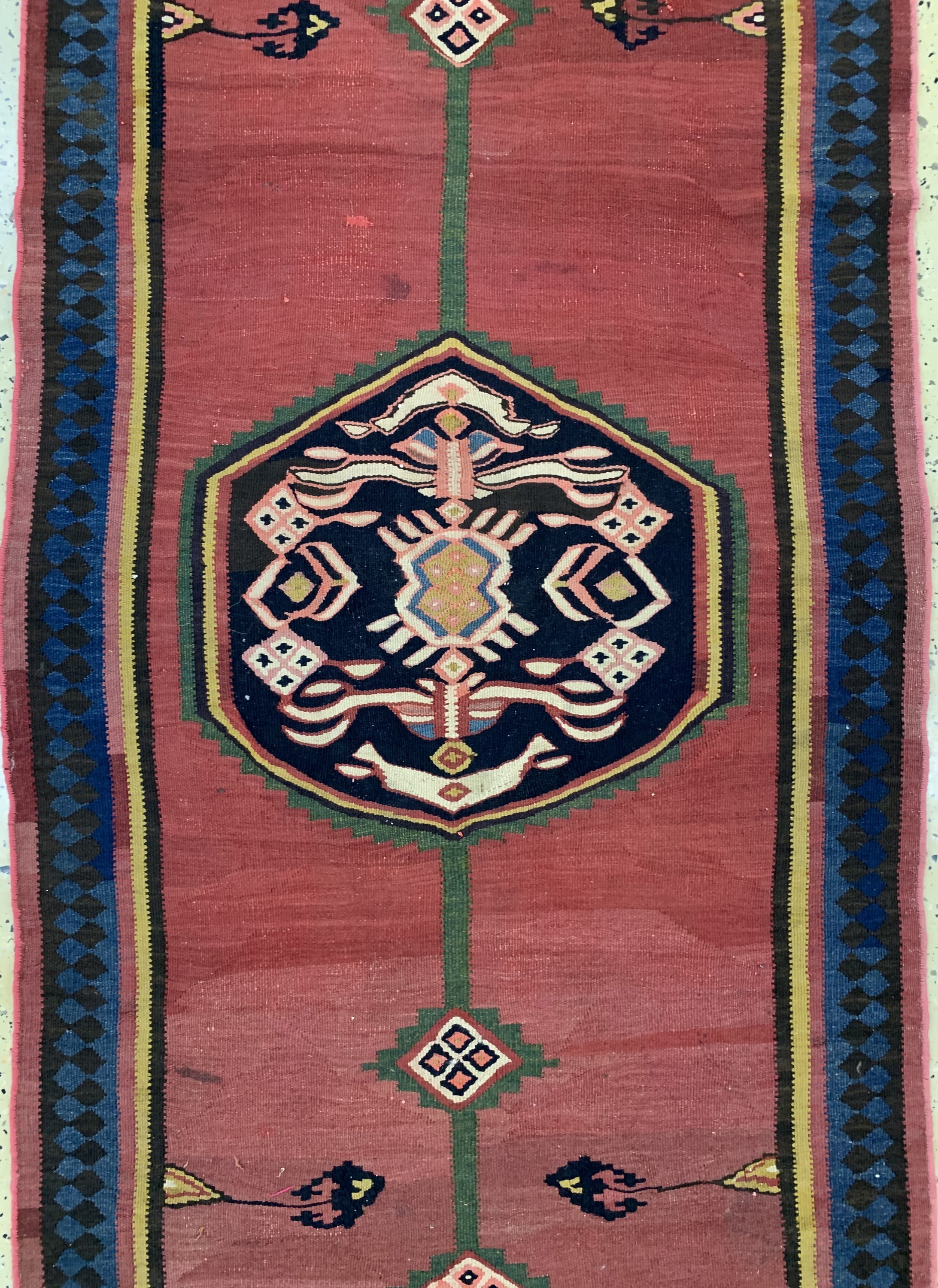Detail c: Bidjar Kelim antik, Persien, 19.Jhd, Wolle auf Baumwolle, ca. 475 x 96 cm, restauriert, EHZ: 3, (fleckig),aus Sammlungsauflösung