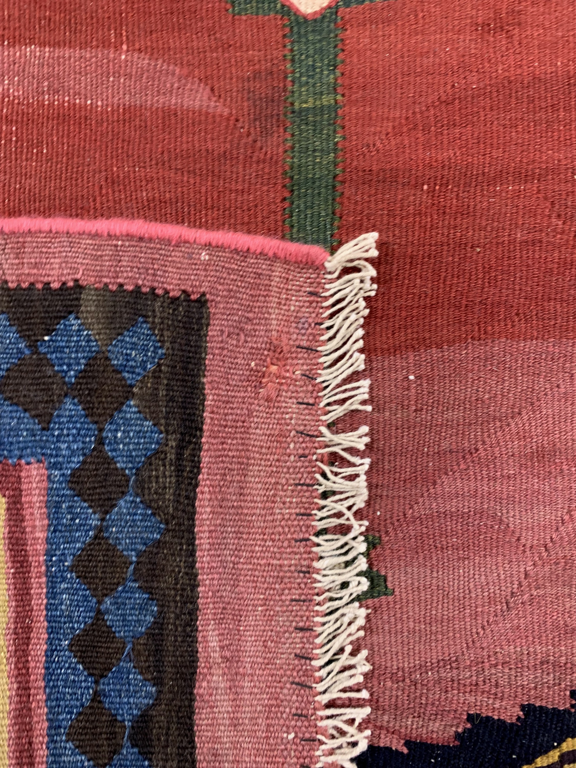 Detail e: Bidjar Kelim antik, Persien, 19.Jhd, Wolle auf Baumwolle, ca. 475 x 96 cm, restauriert, EHZ: 3, (fleckig),aus Sammlungsauflösung