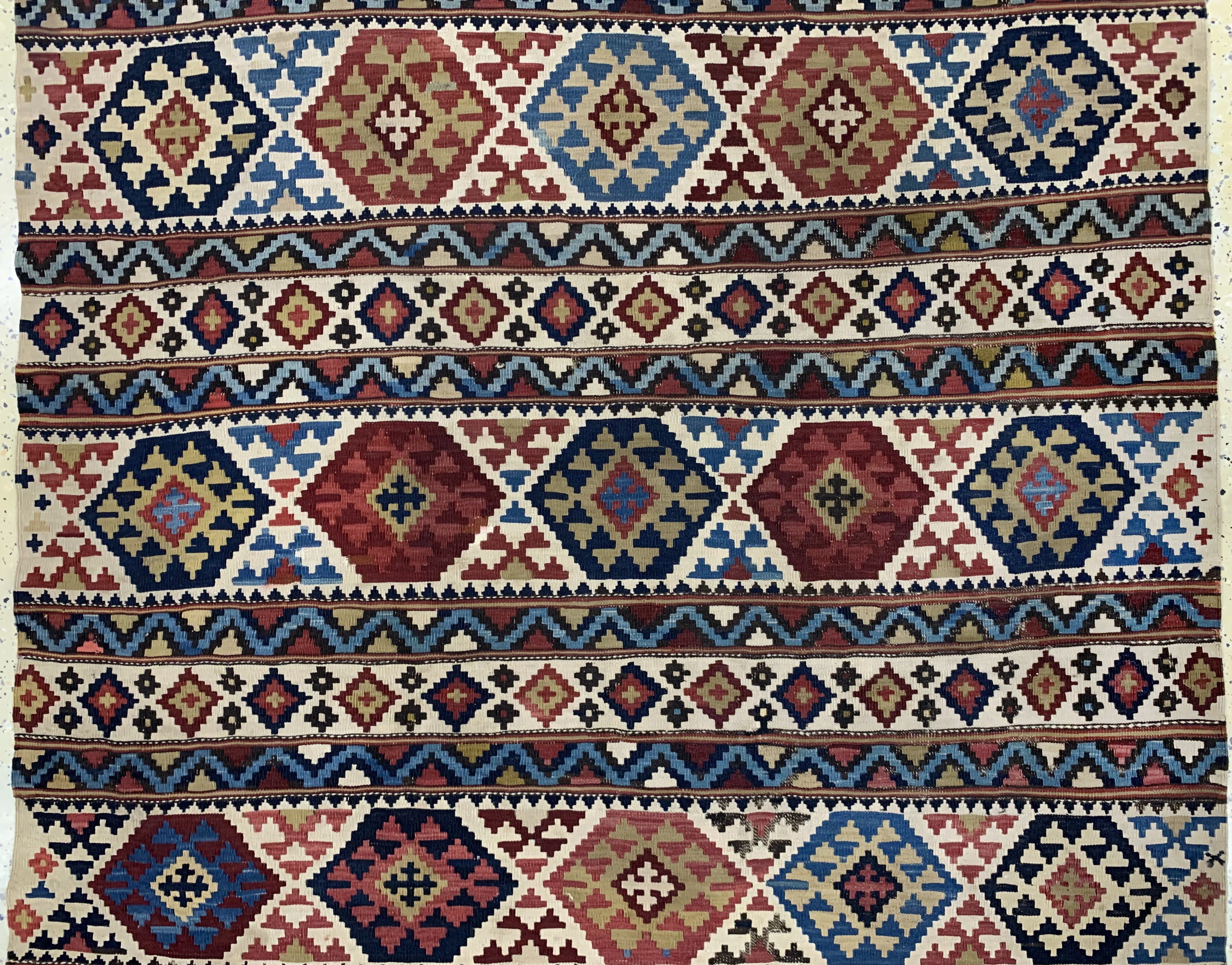 Detail b: Shahsawan Kelim antik, Persien, 19.Jhd, Wolle auf Wolle, ca. 330 x 152 cm, EHZ: 2-3, (kleine Restaurierungen)