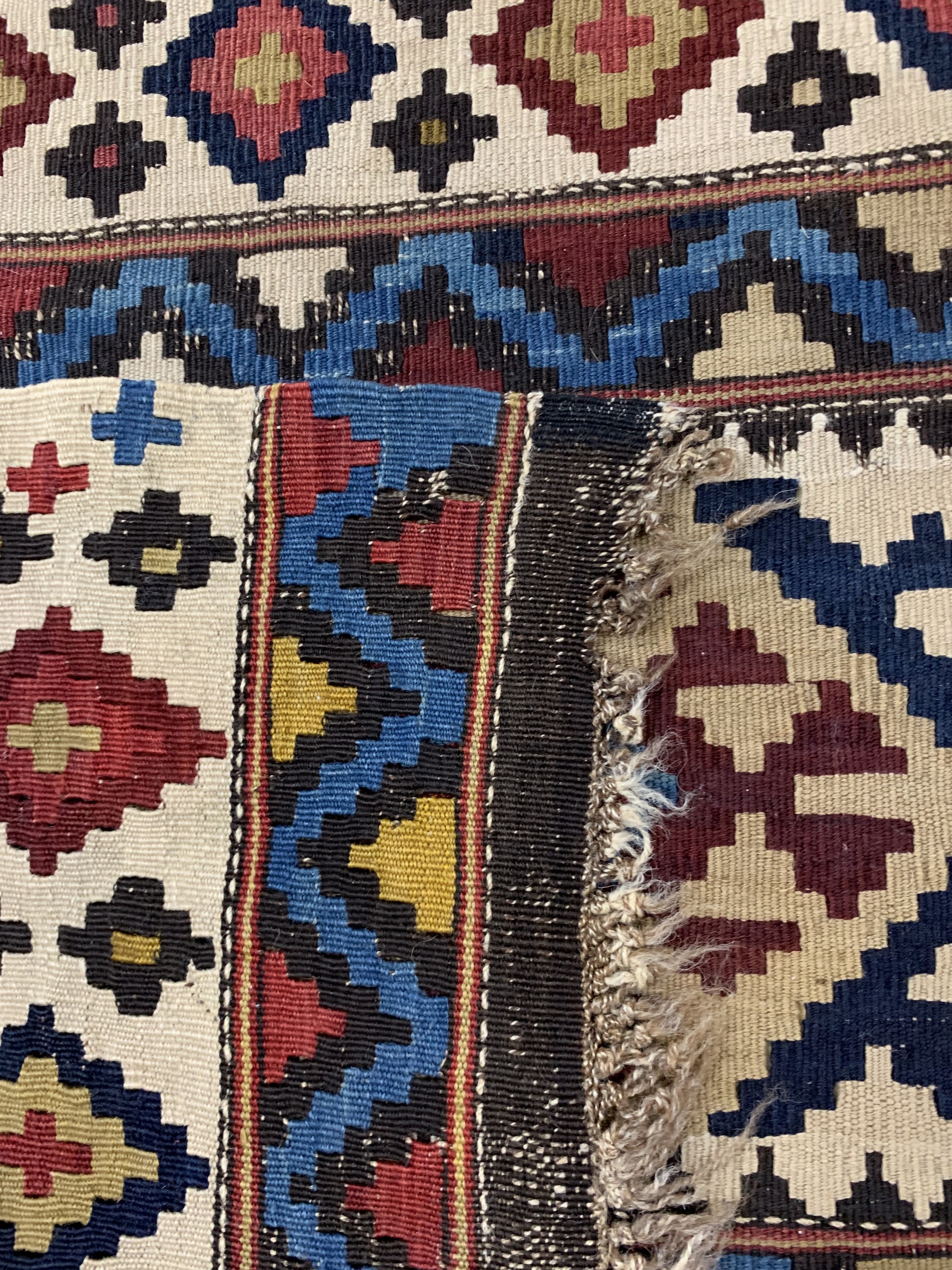 Detail f: Shahsawan Kelim antik, Persien, 19.Jhd, Wolle auf Wolle, ca. 330 x 152 cm, EHZ: 2-3, (kleine Restaurierungen)