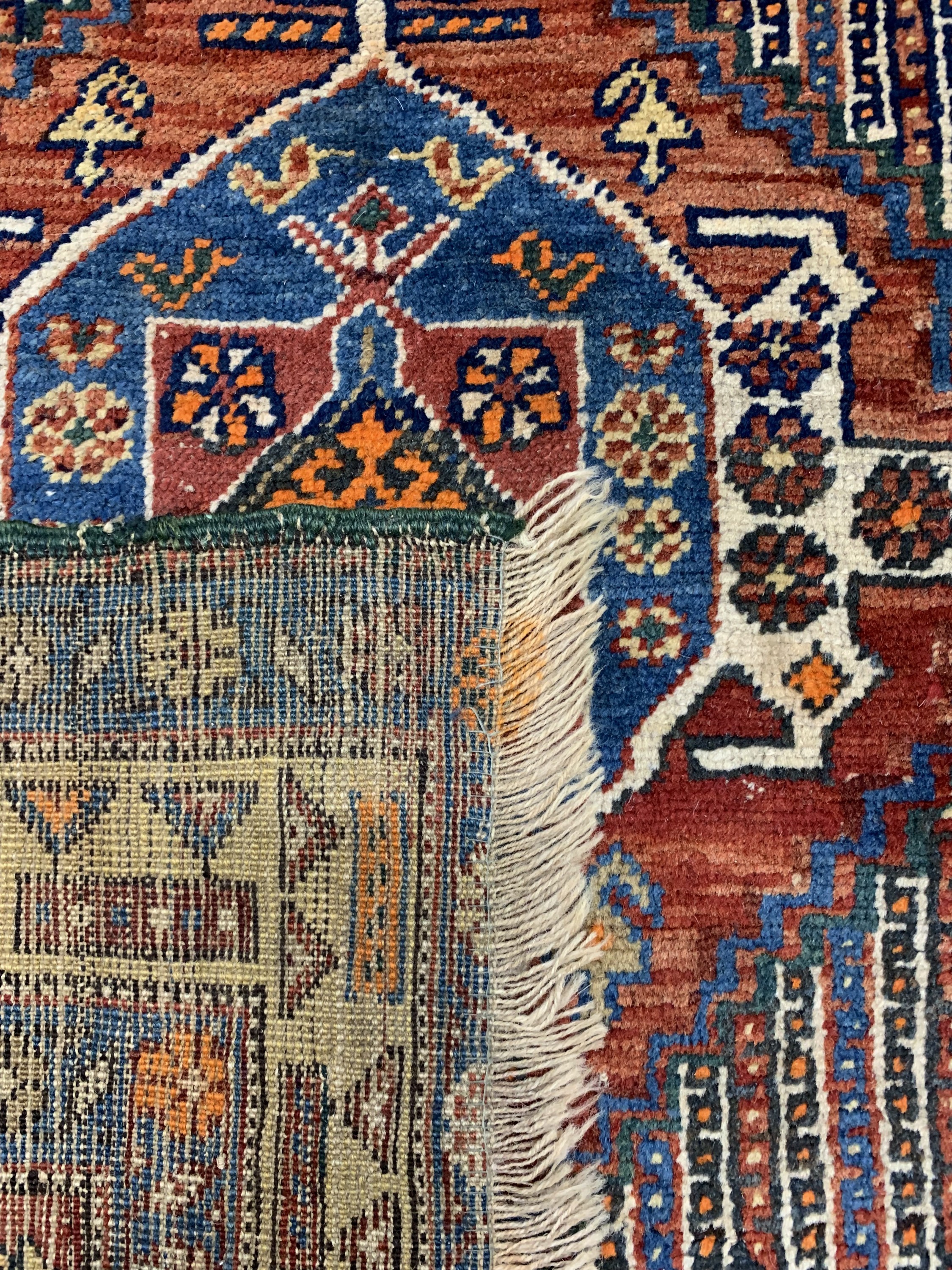 Detail f: Antiker Karadjeh, Persien, 19.Jhd, Wolle auf Wolle, ca. 530 x 115 cm, EHZ: 3,aus Sammlungsauflösung