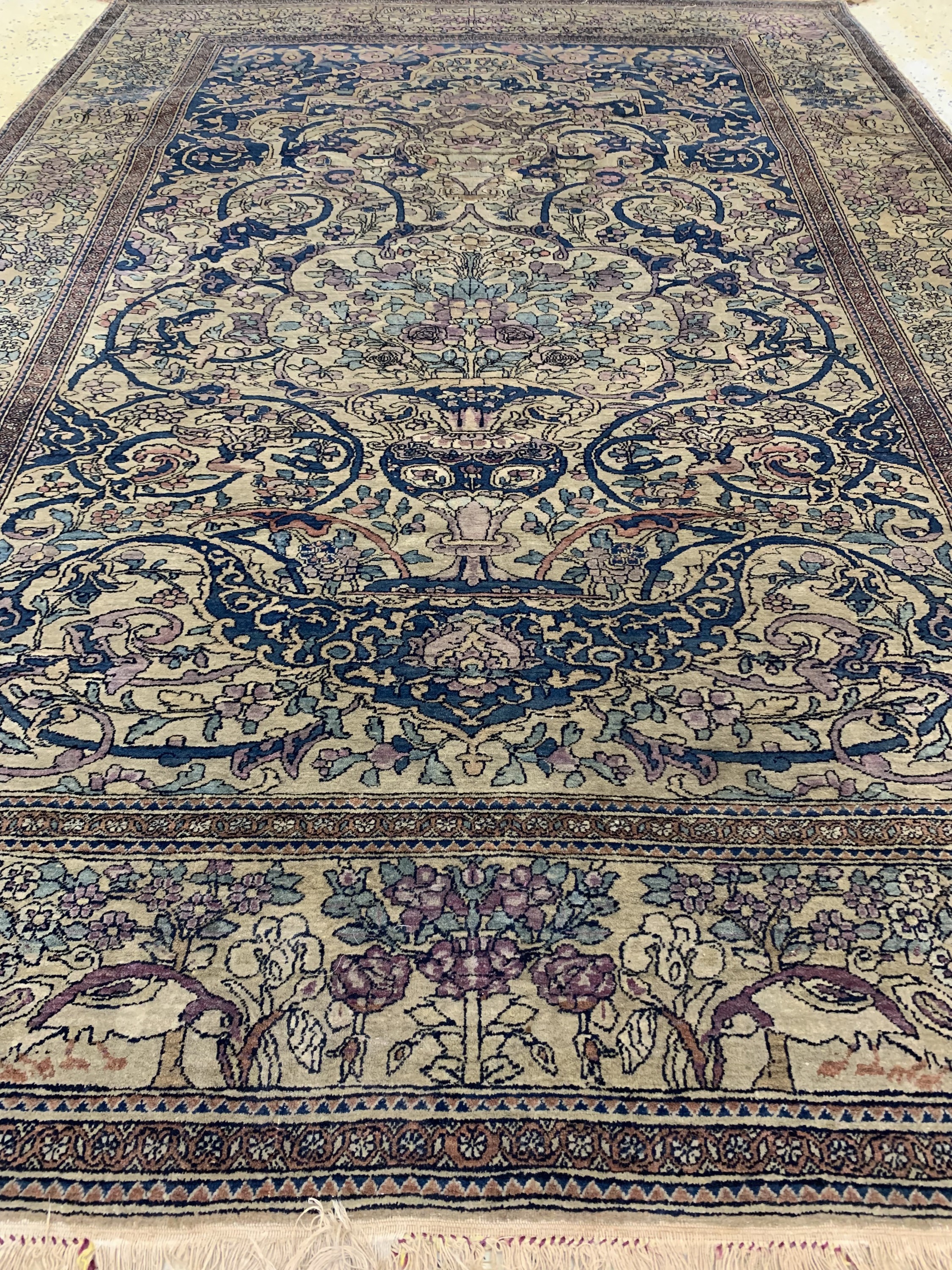 Detail d: Esfahan"Ahmad"antik, Persien, 19.Jhd, Wolleauf Baumwolle, ca. 210 x 145 cm, EHZ: 3,aus Sammlungsauflösung