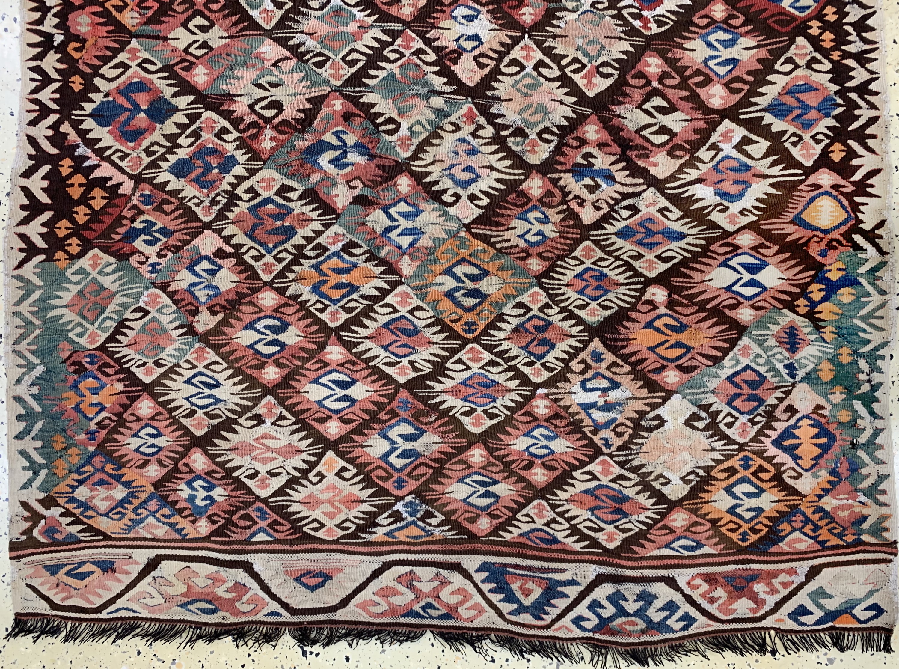 Detail b: Anatol Kelim antik, Türkei, um 1900, Wolle auf Wolle, ca. 217 x 143 cm, EHZ: 2, (kleine Restaurierungen)
