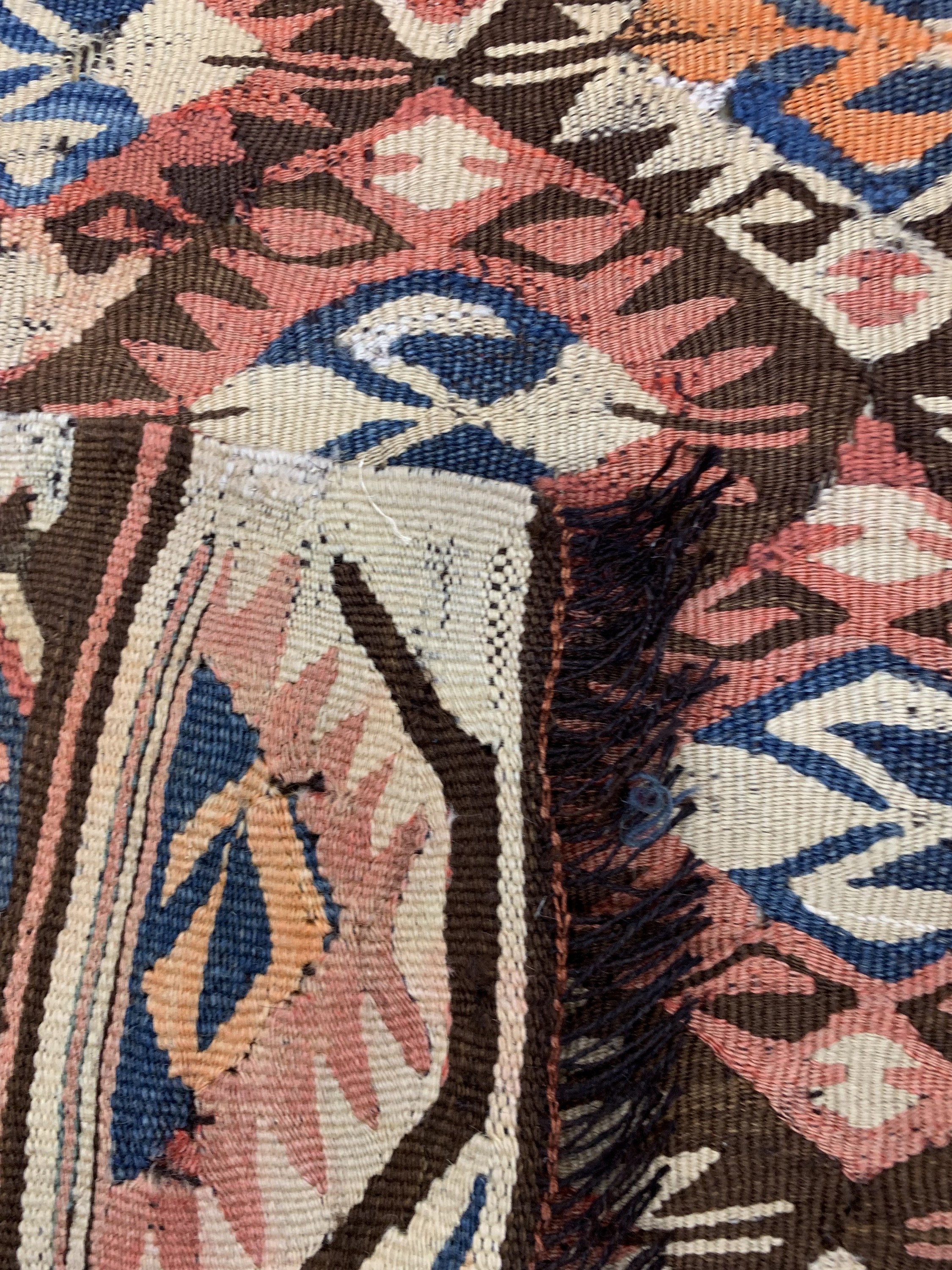 Detail e: Anatol Kelim antik, Türkei, um 1900, Wolle auf Wolle, ca. 217 x 143 cm, EHZ: 2, (kleine Restaurierungen)
