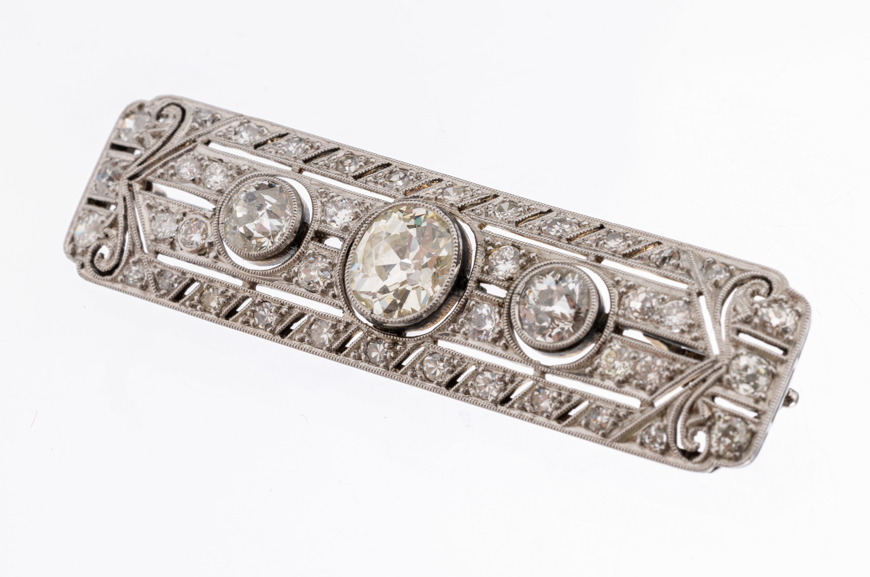14 kt Gold Art-Deco Diamant-Brosche, 1920er Jahre, WG/GG 585/000, Altschliffdiamanten und 8/8-Diamanten zus. ca. 3.0 ct Weiß -l.get.Weiß/si, ca. ...