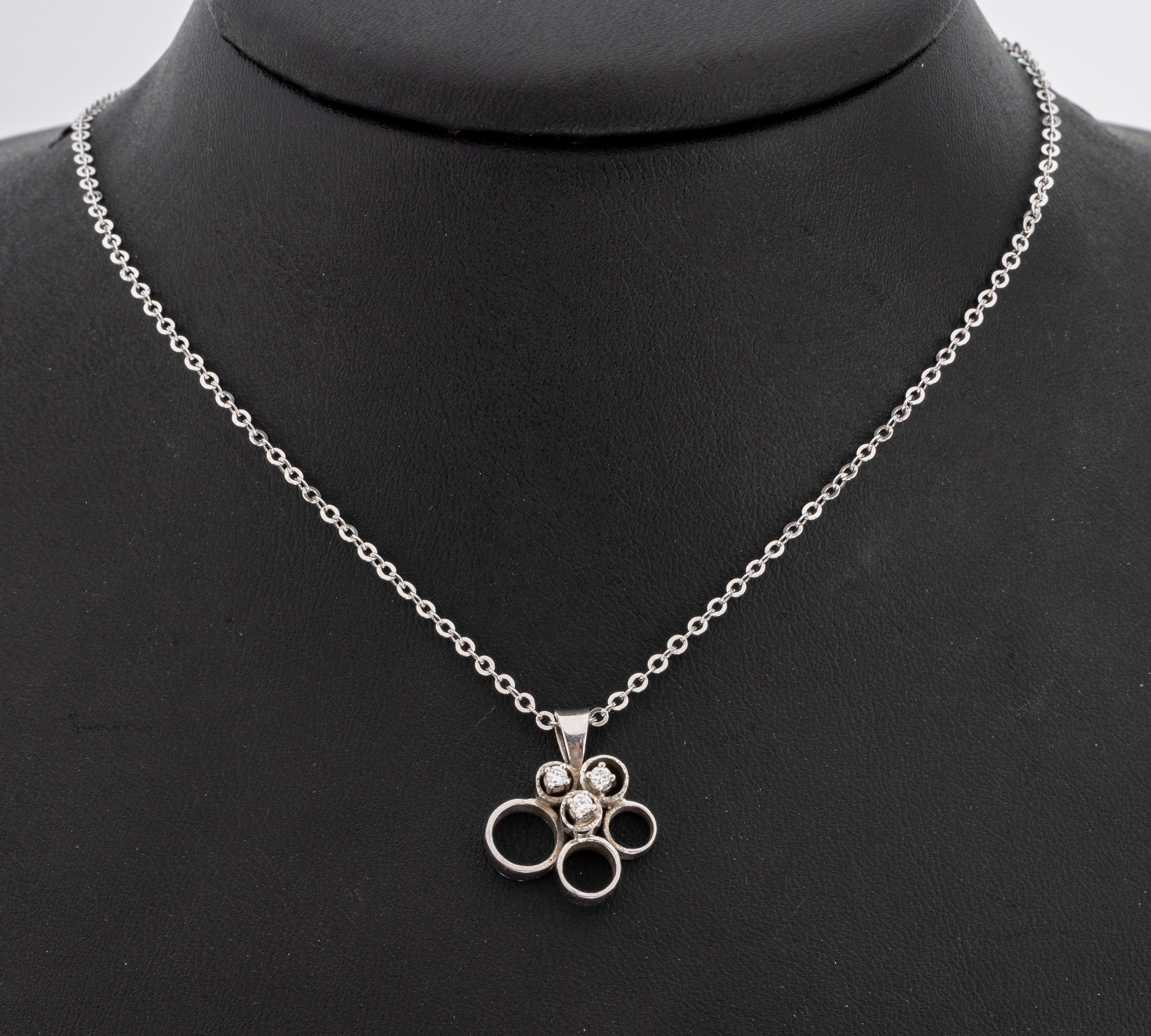 14 kt Gold Brillant-Anhänger, WG 585/000, 3Brillanten zus. ca. 0.10 ct Weiß/si, an Kette,L. ca. 34 cm !!, Federringschließe, ca. 4.4 g