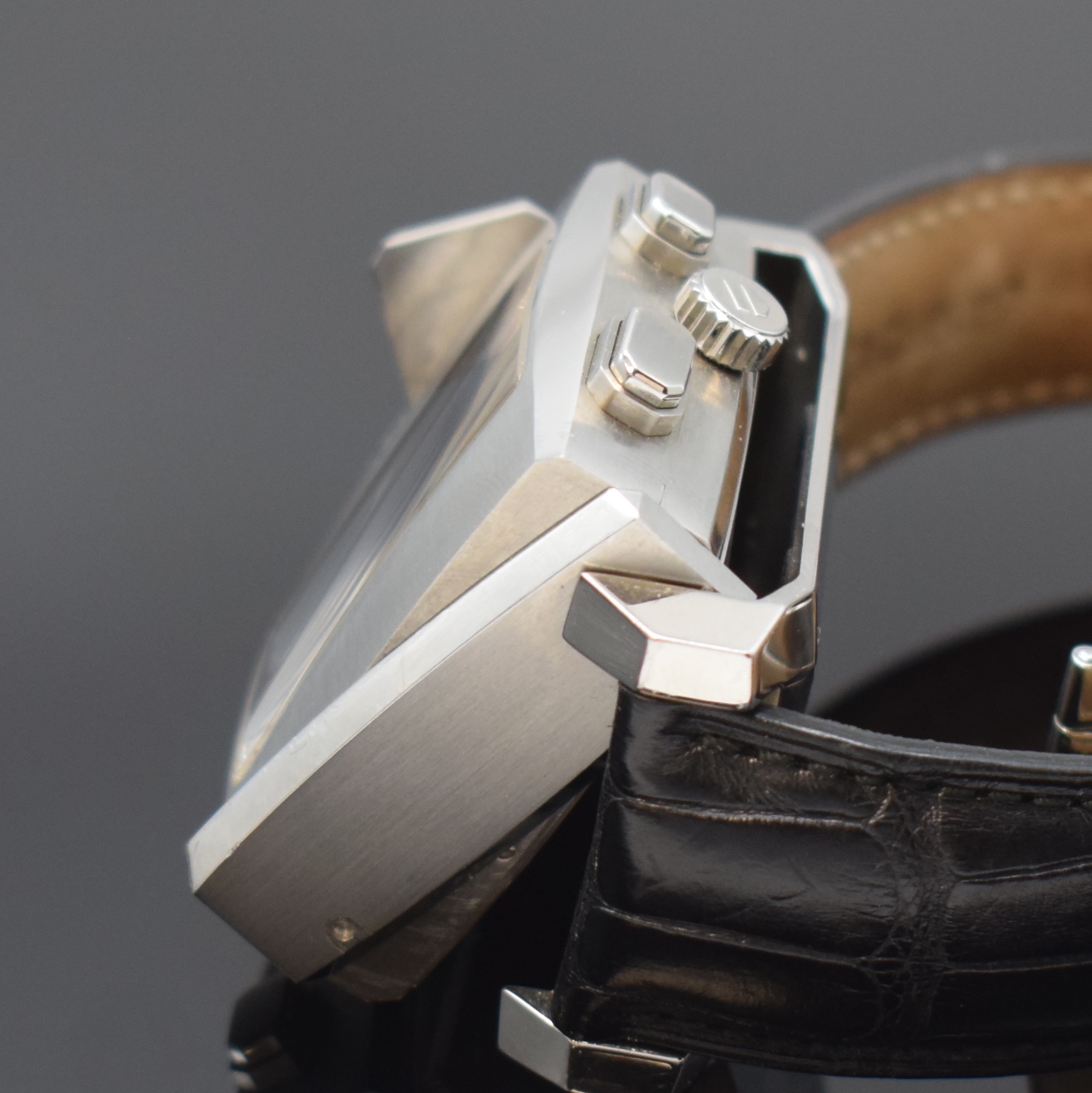 Detail d: TAG HEUER Monaco Sixty Nine Herrenchronograph mit 2 Werken Referenz CW9110-0, Schweiz um 2000, Handaufzug, Edelstahlgeh. m. Wende- Mechanismus, orig. ...