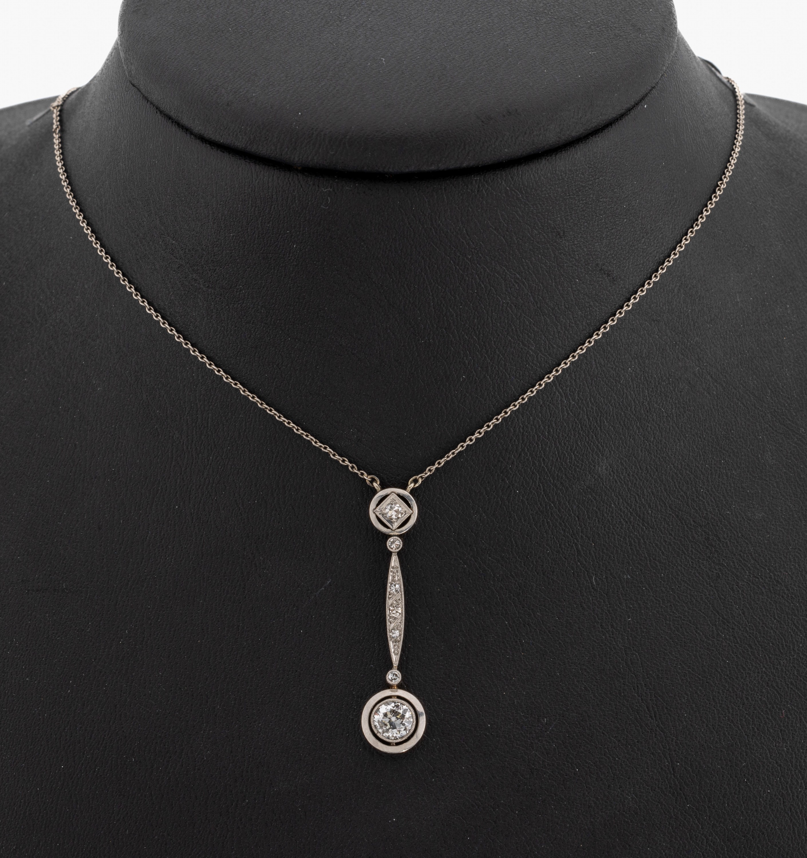 14 kt Gold Art-Deco Diamant-Collier, WG/GG 585/000, Altschliffdiamanten und Diamantrosen zus. ca. 0.30 ct, L. ca. 42 cm, Kastenschloss mit ...
