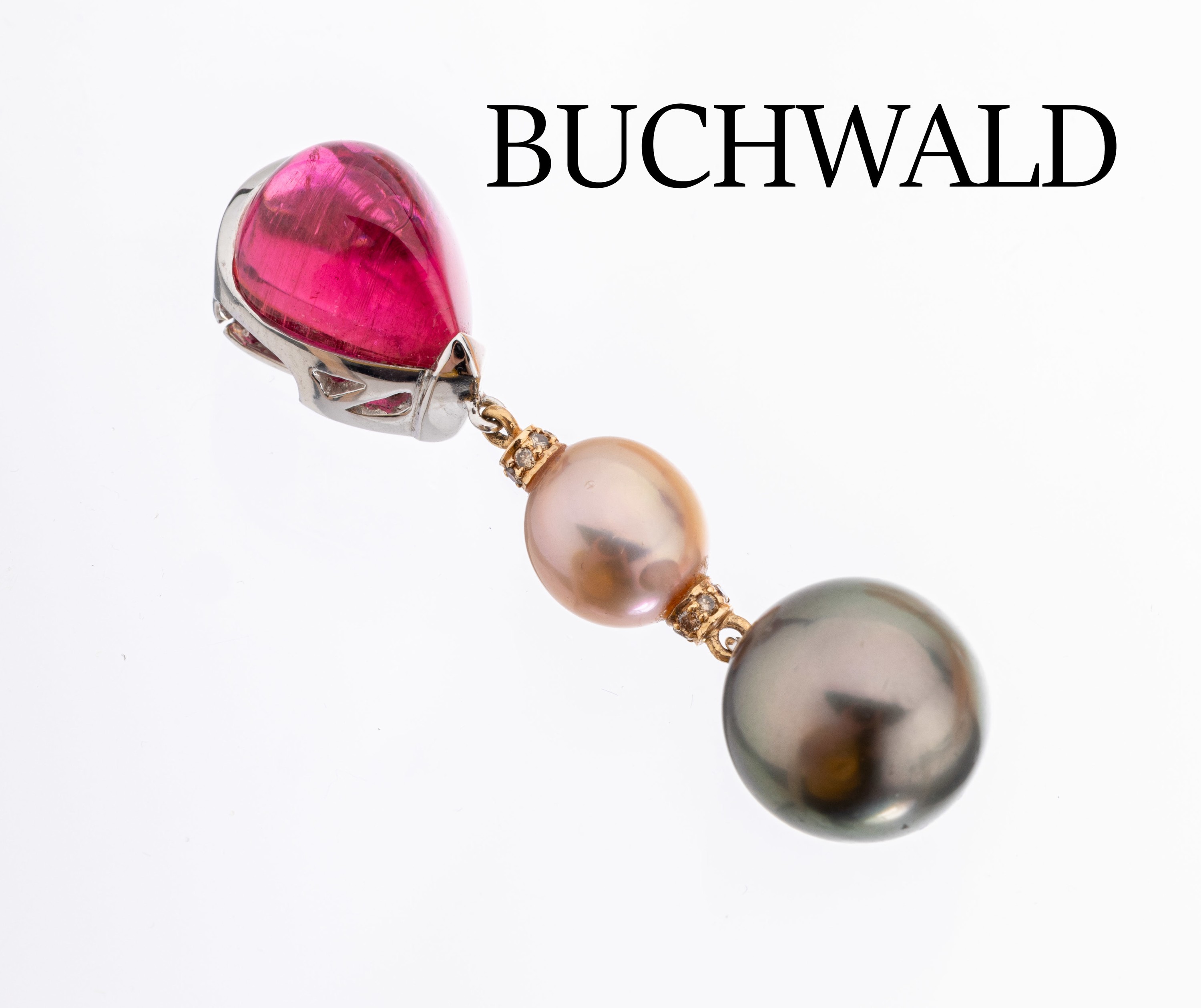 18 kt Gold BUCHWALD Zuchtperl-Brillant- Rubellit-Anhänger, WG 750/000, oberhalb bes. mit einem tropfenf. Rubellitcabochon ca. 22.50 ct, Brillanten ...