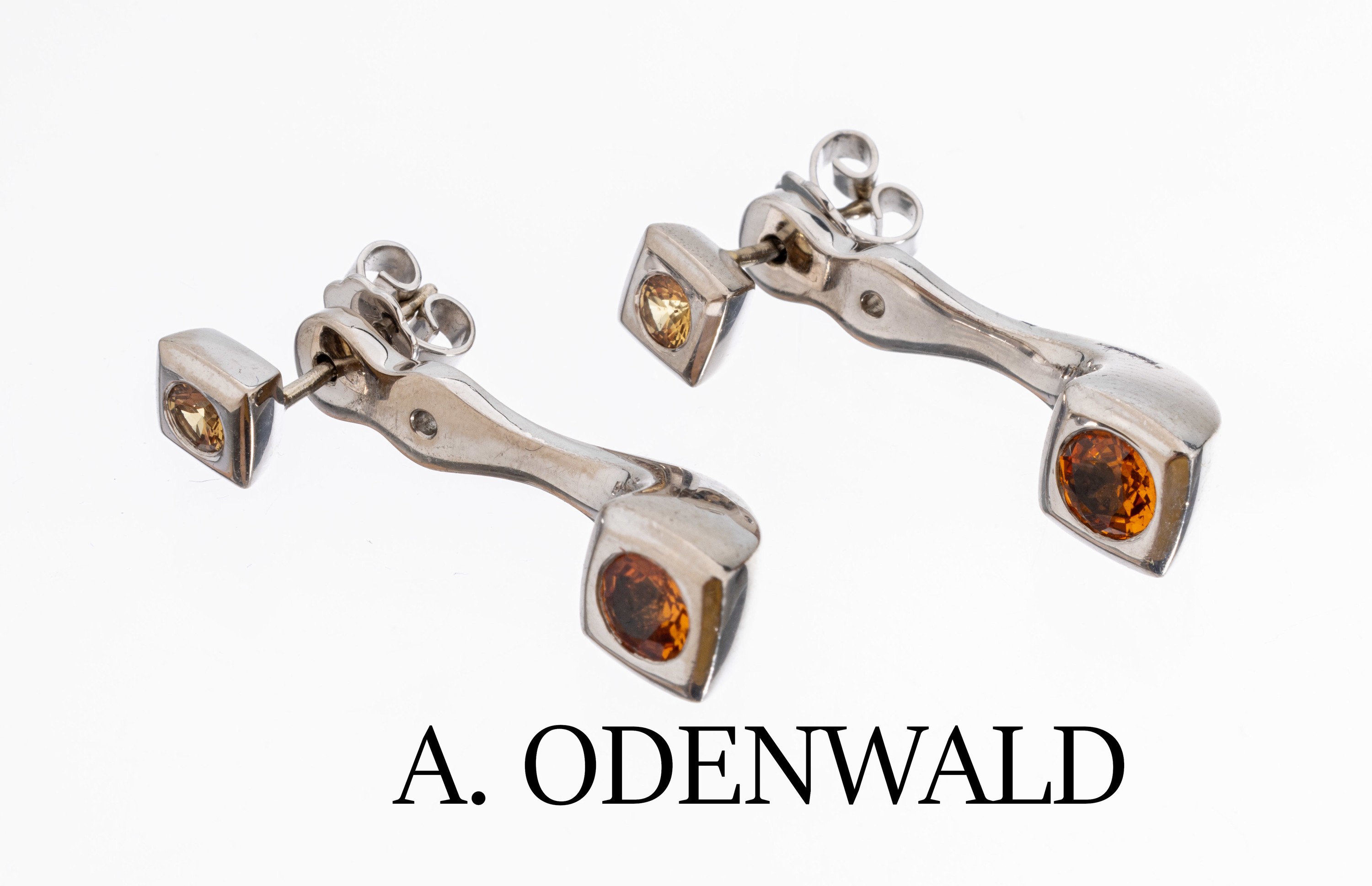 Paar 18 kt Gold ODENWALD Saphir-Ohrstecker, WG 750/000, 4 facett. orangef. Saphire zus. ca. 1.50 ct, Abhängung abnehmbar, somit Stecker auch einzeln ...
