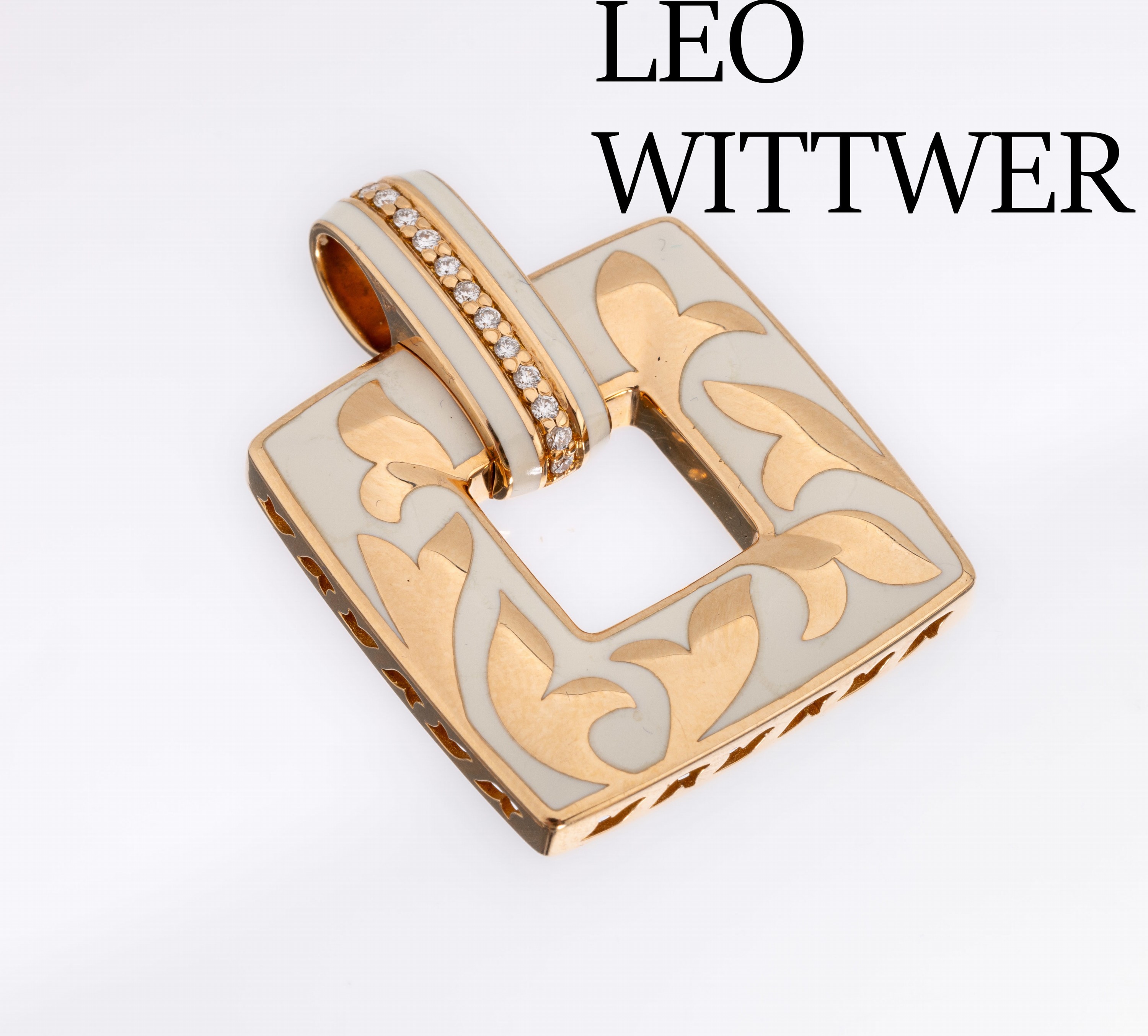 18 kt Gold LEO WITTWER Brillant-Anhänger mit Email, RoseG 750/000, quadratisch, weiß emailliert, 15 Brillanten zus. ca. 0.15 ct feines ...