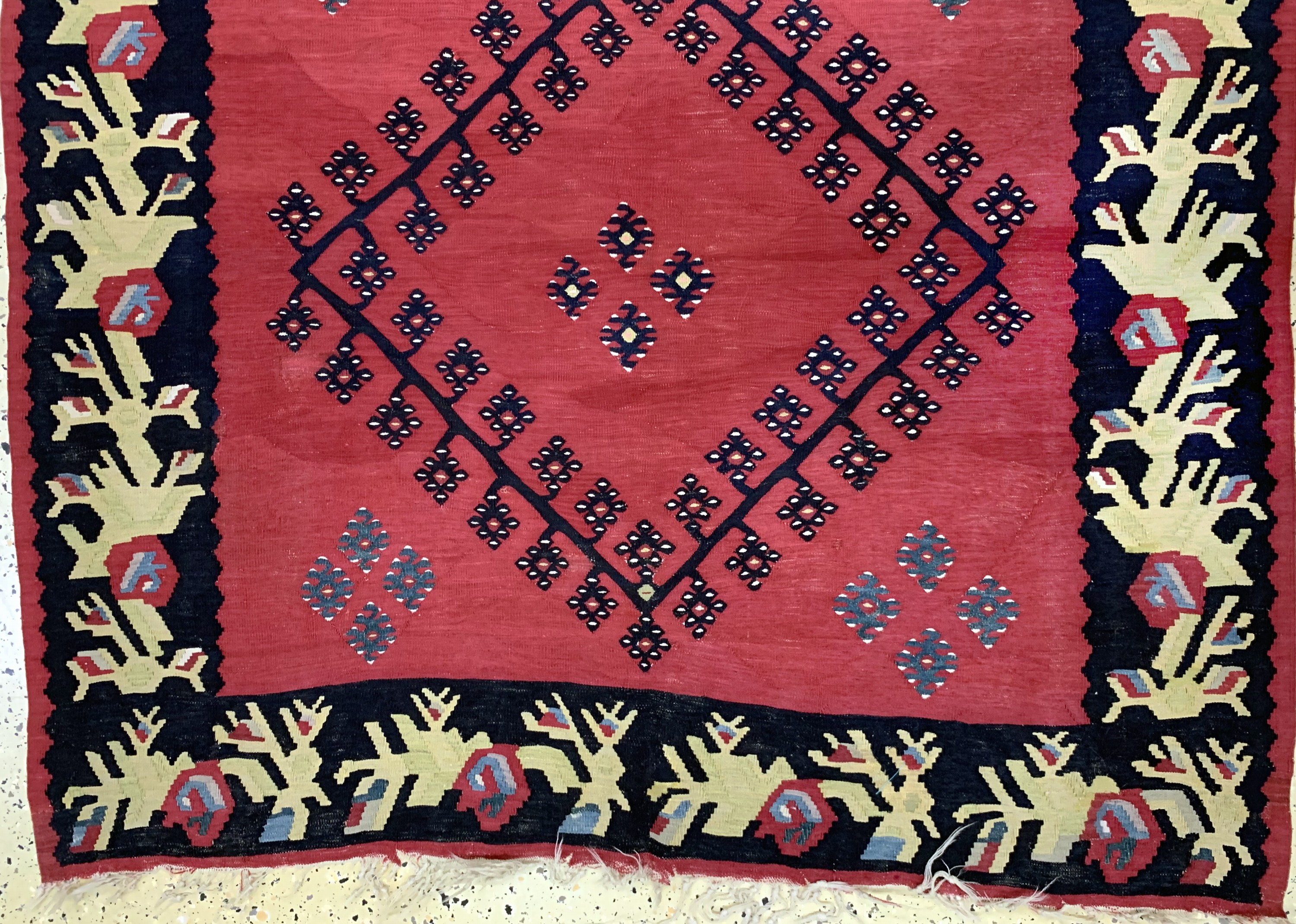 Detail b: Sarkoy Kelim antik signiert, Türkei, datiert 1897 , Wolle auf Wolle, ca. 200 x 140 cm, EHZ: 2(fleckig)