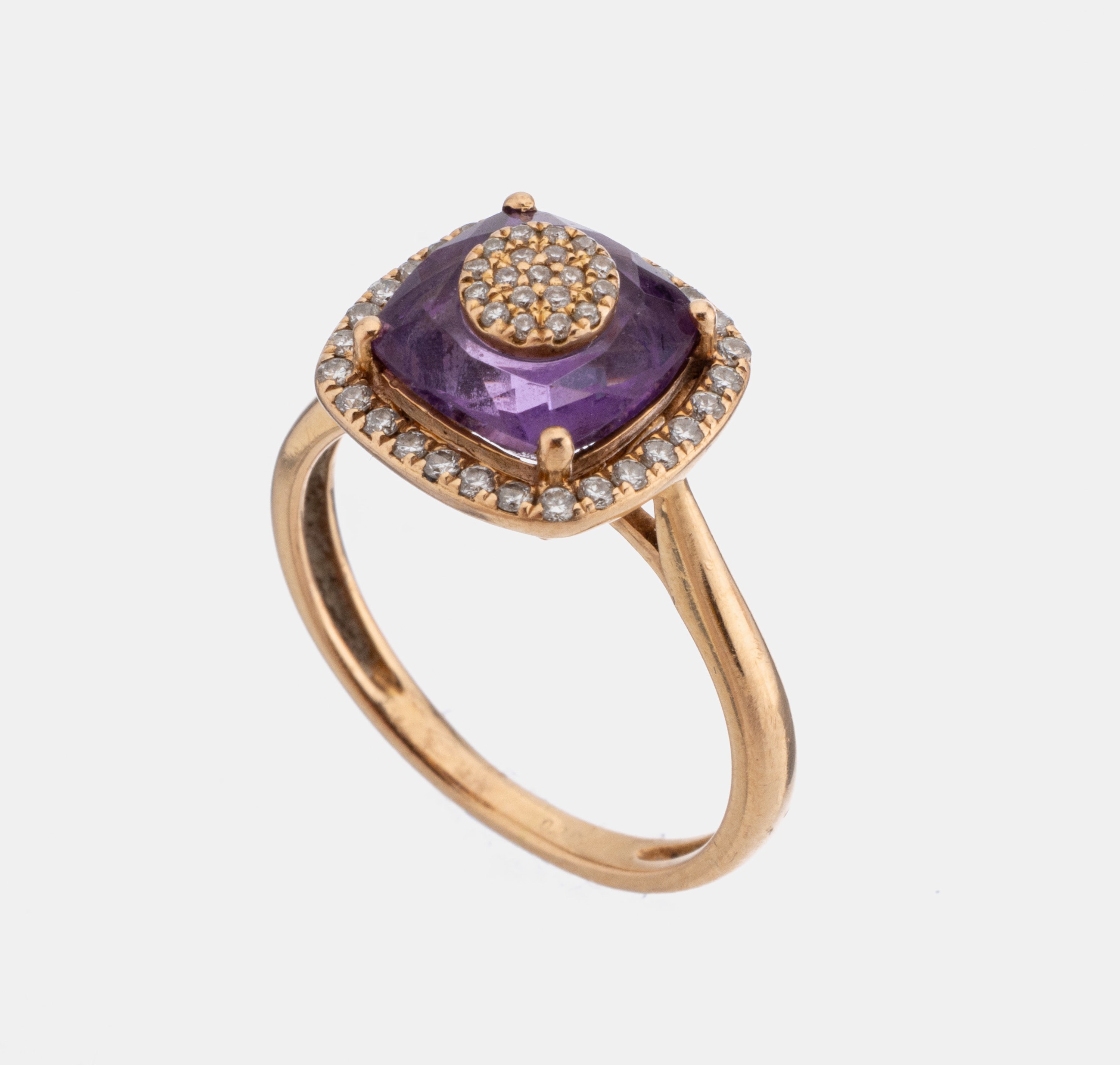 14 kt Gold Amethyst-Brillant-Ring, GG 585/000, facett. Amethyst ca. 2.0 ct, 47 Brillanten zus. ca. 0.18 ct Weiß/si-p, RW 49, ca. 3.1 g