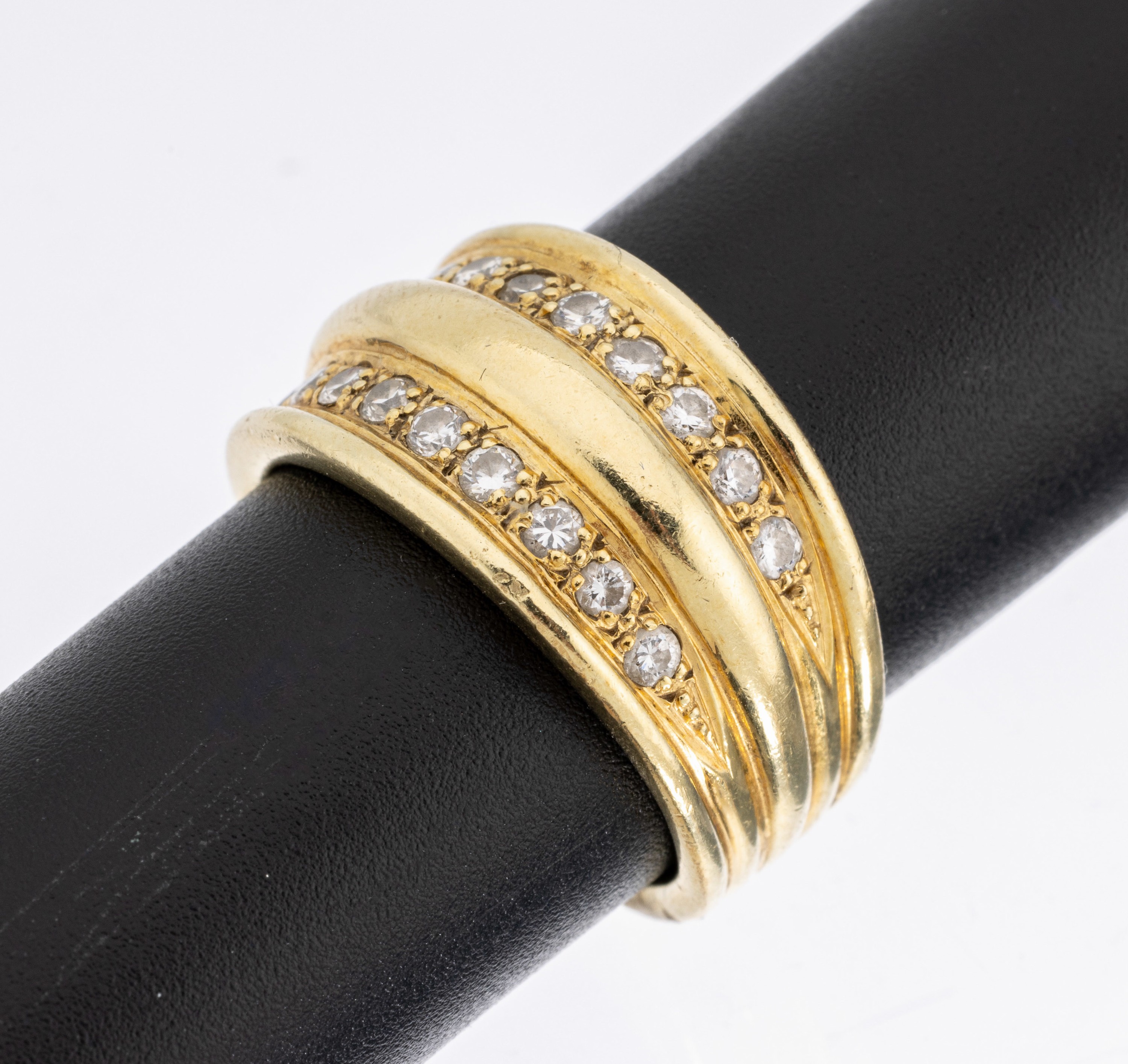 14 kt Gold Brillant-Ring, GG 585/000, Brillanten zus. ca. 0.52 ct (grav.) Weiß/si, RW 55, ca. 11 g