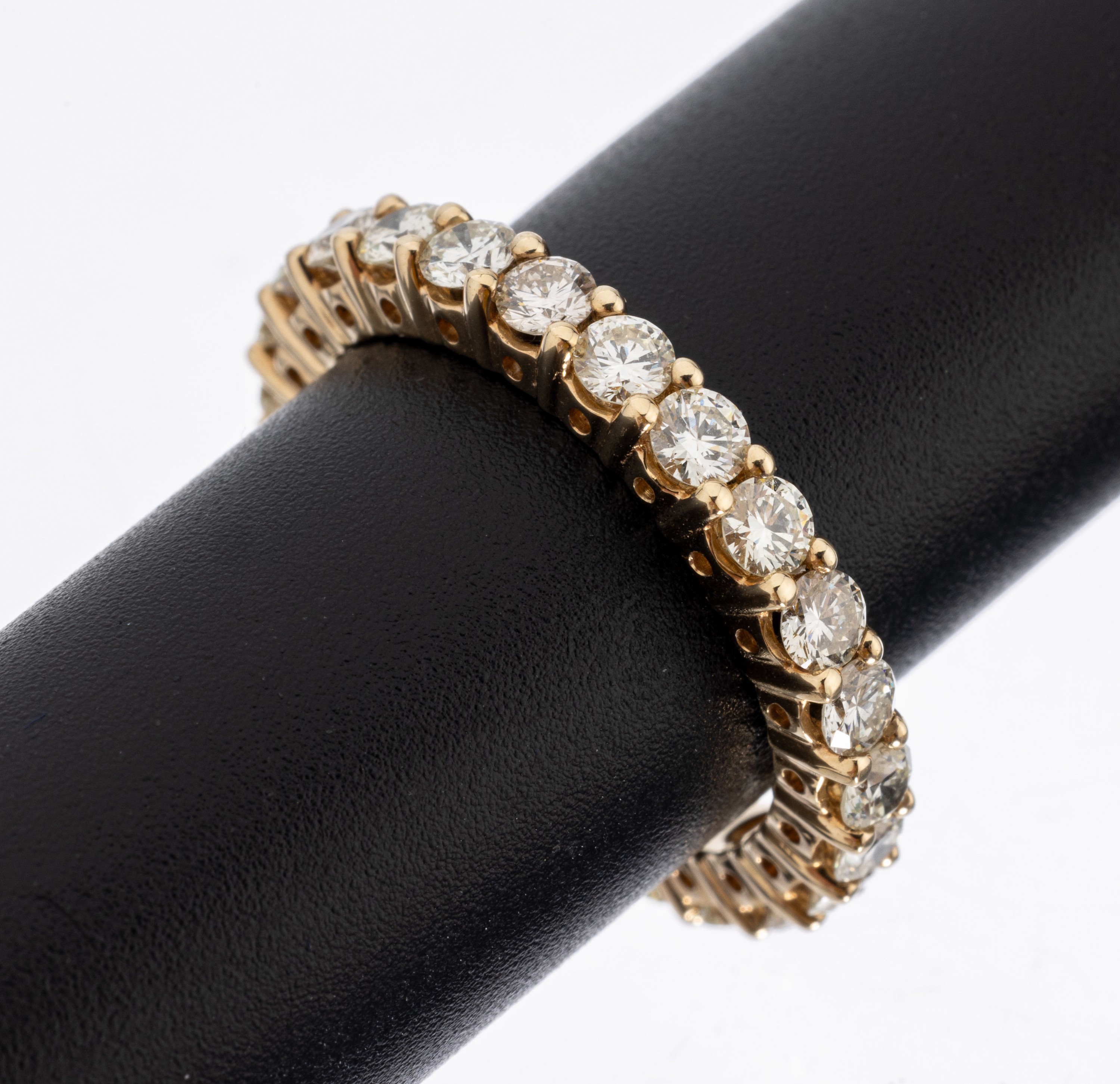 14 kt Gold Brillant-Ring, GG 585/000, 24 Brillanten zus. ca. 2.11 ct Weiß/si, RW 56, ca. 4.1 g