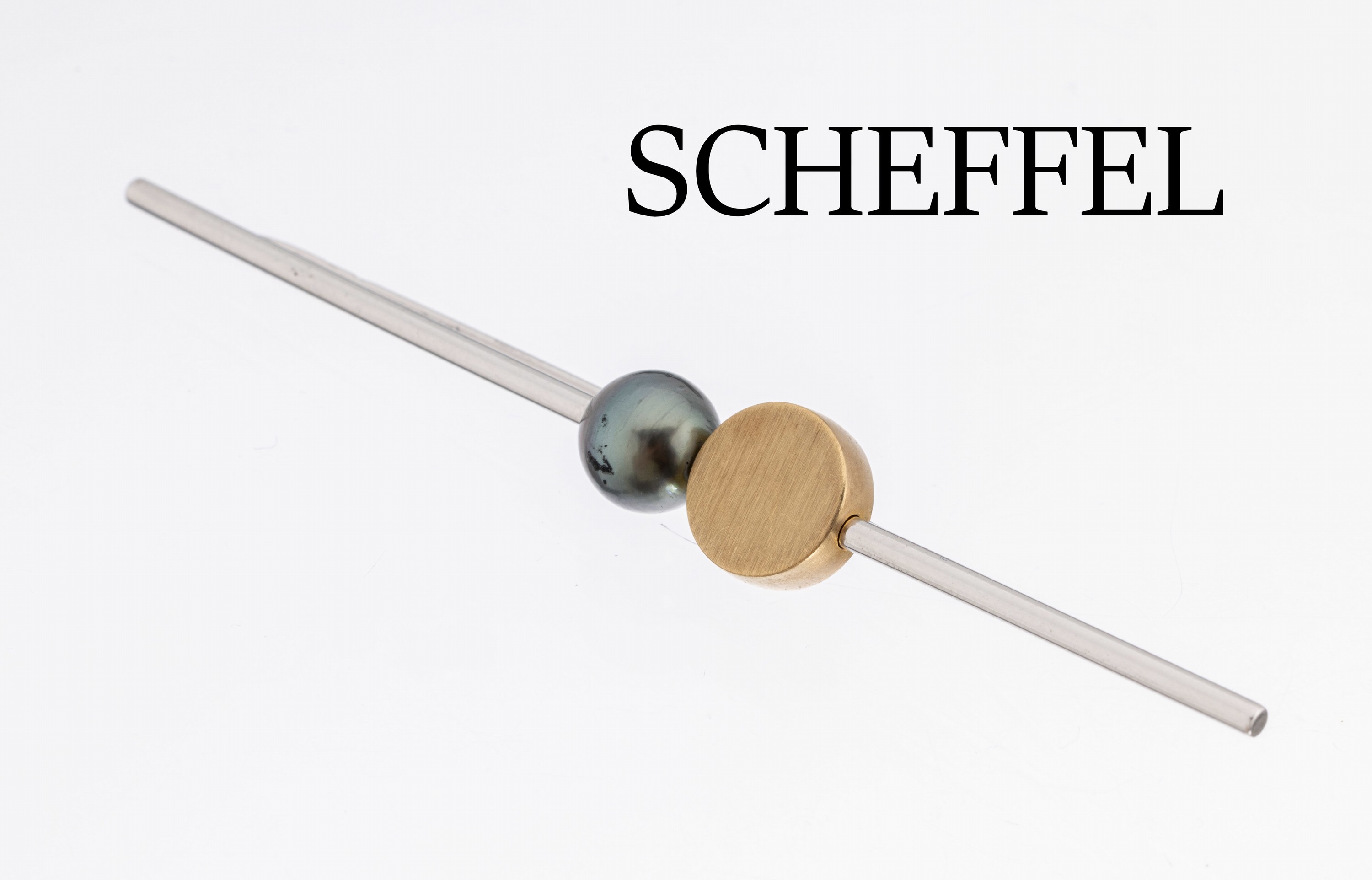 18 kt Gold Zuchtperl Brosche, GG/WG 750/ 000, teilmattiert., teilpoliert, Meistermarke SCHEFFEL, 1 dunkelgraue Zuchtperle Durchm. ca.8.4 mm, L ca. ...