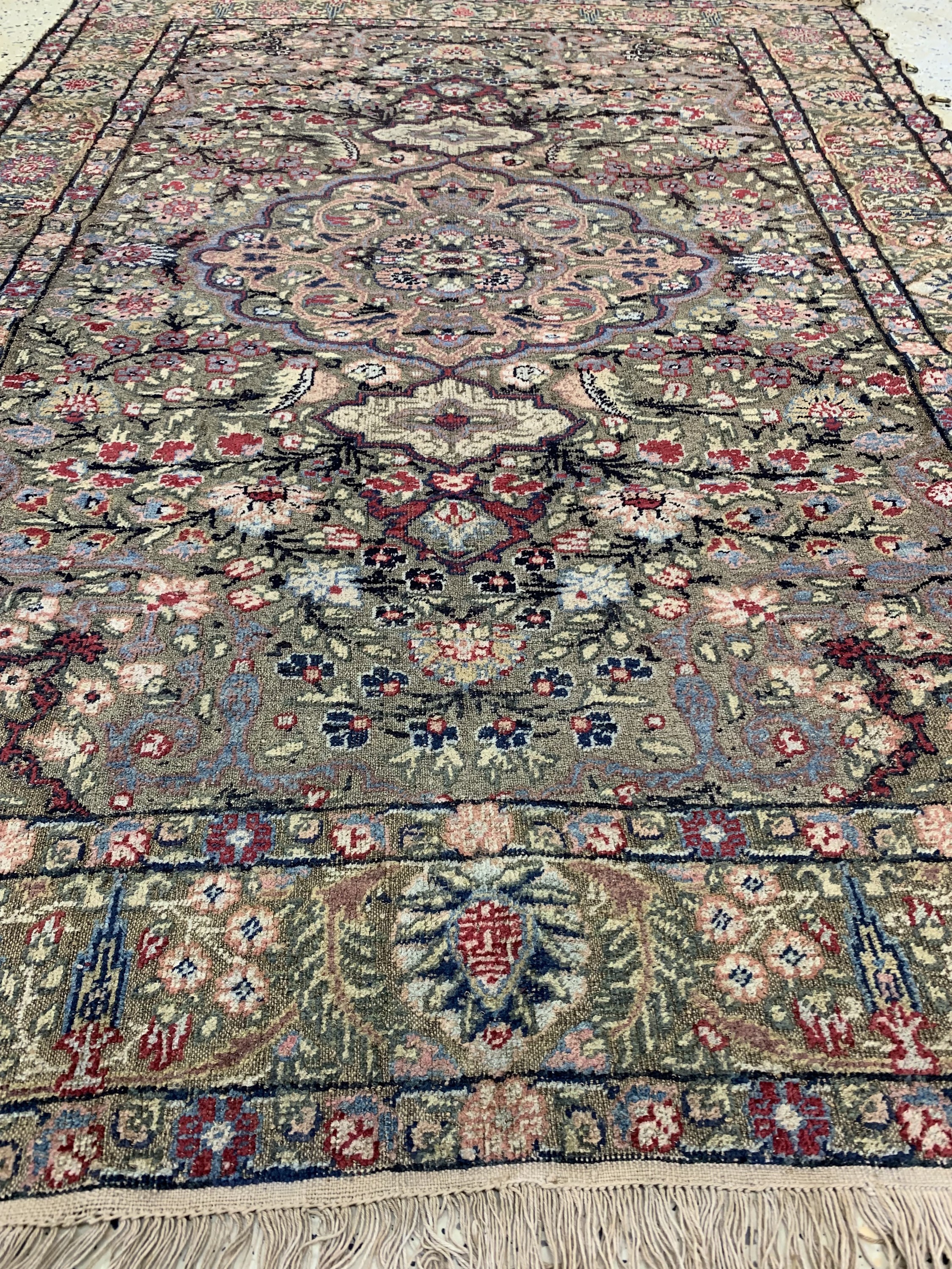 Detail d: Kayseri"Metallbroschiert", Türkei, um 1900,Matall-Wolle auf Baumwolle, ca. 185 x 130 cm, EHZ: 2,aus Sammlungsauflösung