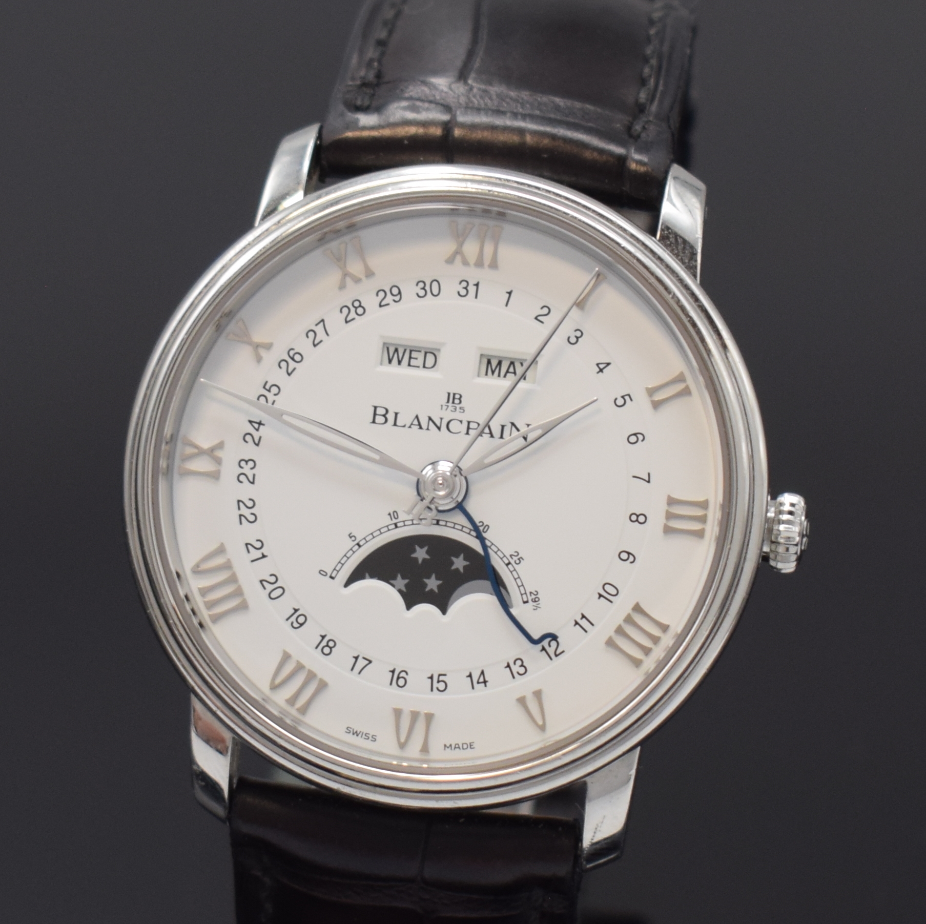 Detail a: BLANCPAIN Villeret Quantieme Complet Herrenarmbanduhr mit Vollkalender in Stahl, Schweiz um 2020, Automatik, beids. vergl. Geh., orig. Lederband (zu ...