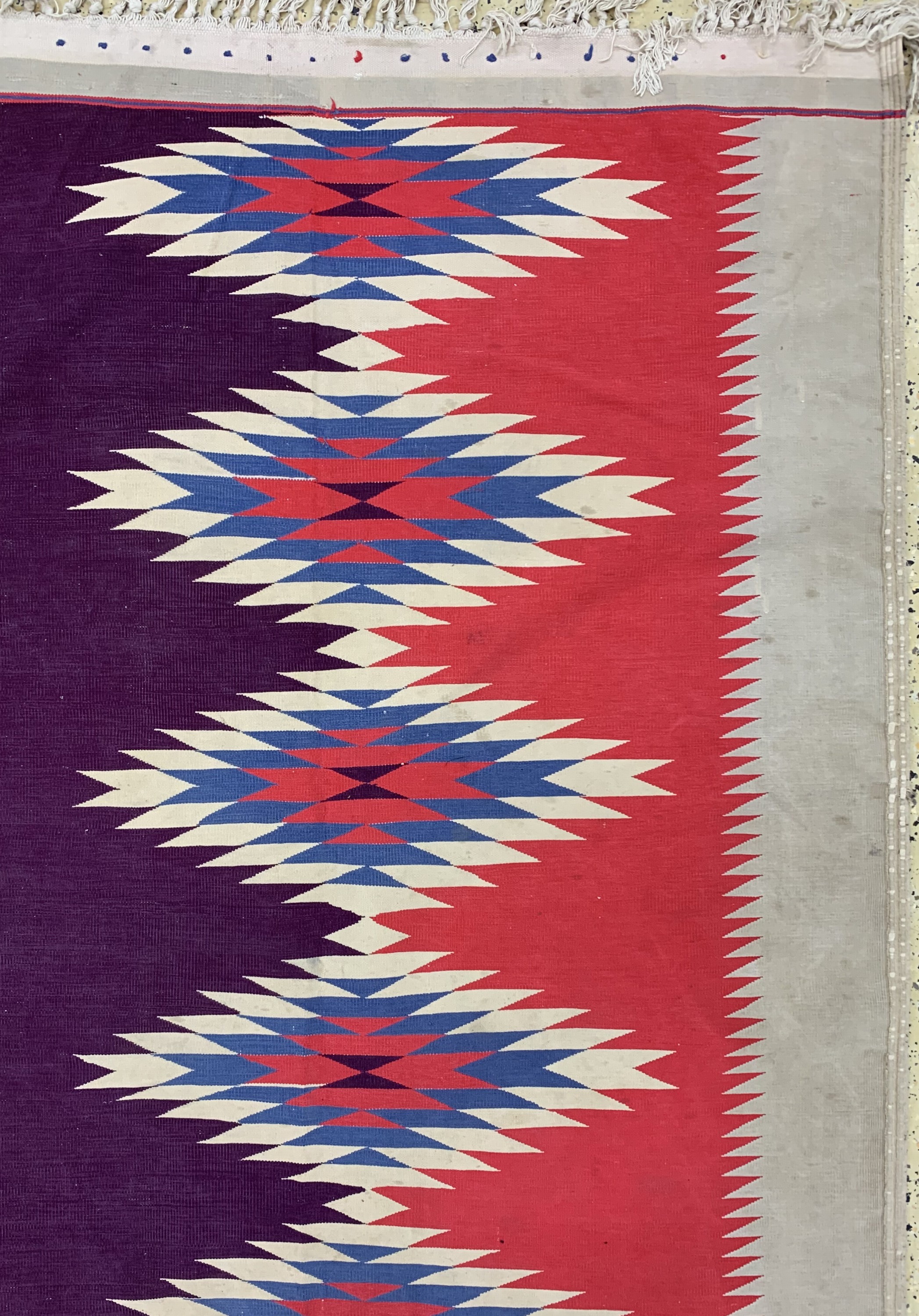 Detail f: Duri Kelim, Indien, Mitte 20.Jhd, merzerisierte Baumwolle, ca. 490 x 280 cm, Reinigungsbedürftig, EHZ: 2
