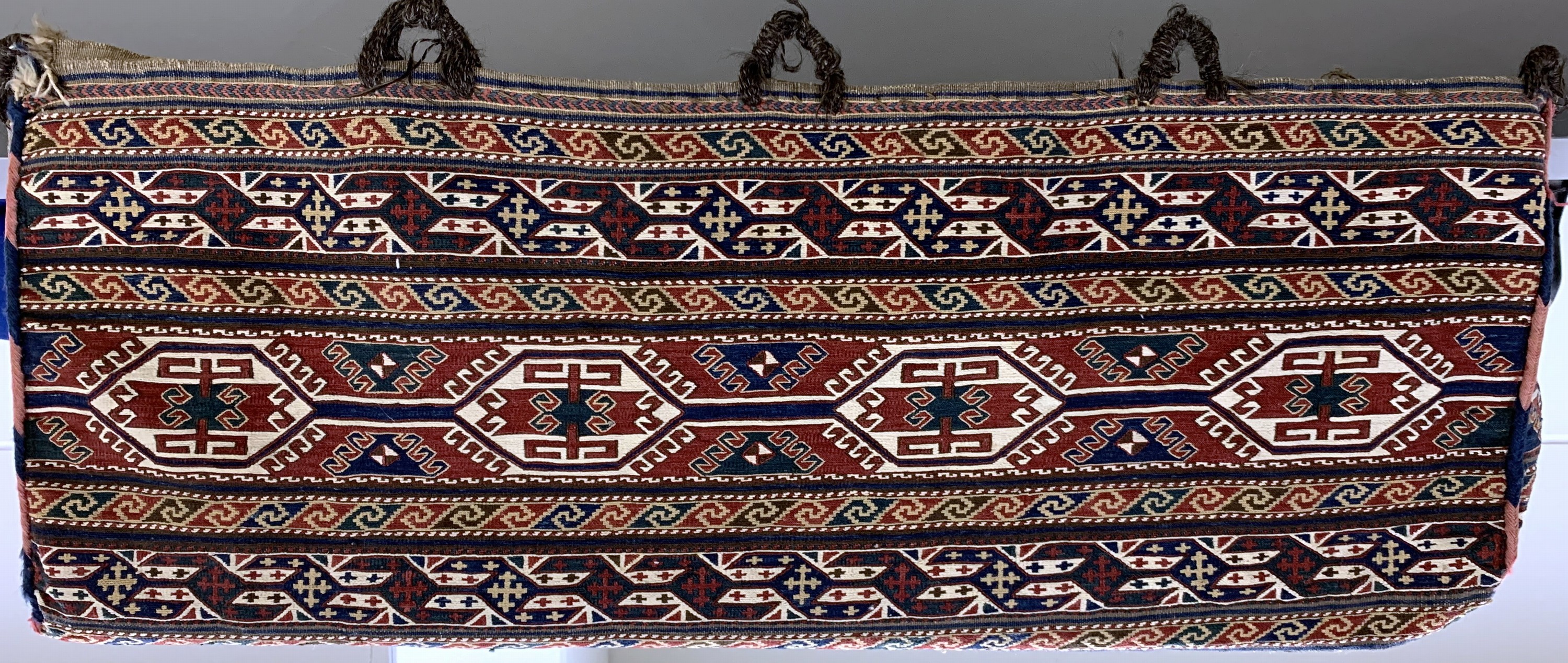 Shahsawan Mafrasch, Persien, um 1900, Wolleauf Wolle, ca. 110 x 55 x 40 cm, EHZ: 2