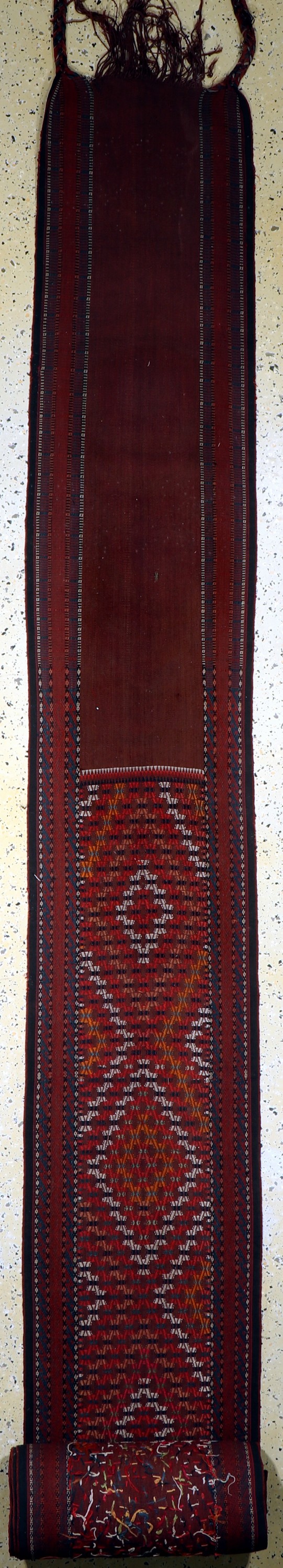 Antikes"Zeltband", Turkmenistan, um 1900, Wolle auf Wolle, ca. 1660 x 53 cm, EHZ: 2-3 (kleine geflickte Stelle).