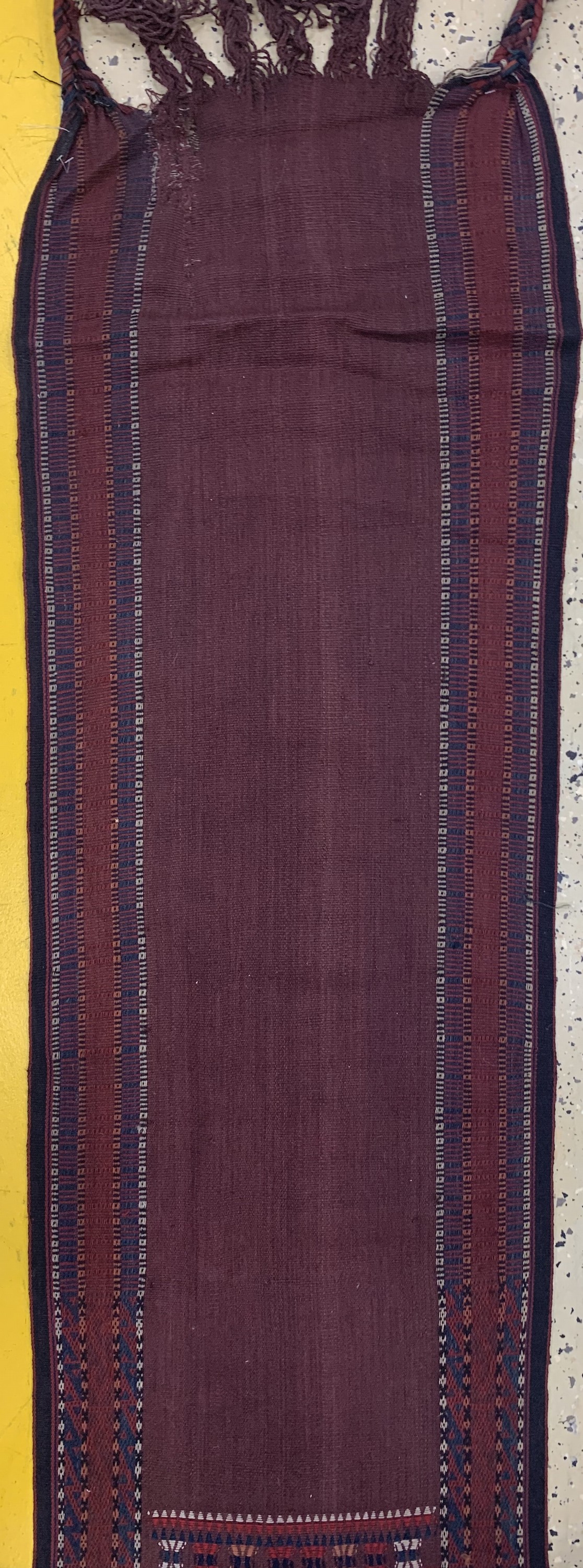 Detail a: Antikes"Zeltband", Turkmenistan, um 1900, Wolle auf Wolle, ca. 1660 x 53 cm, EHZ: 2-3 (kleine geflickte Stelle).