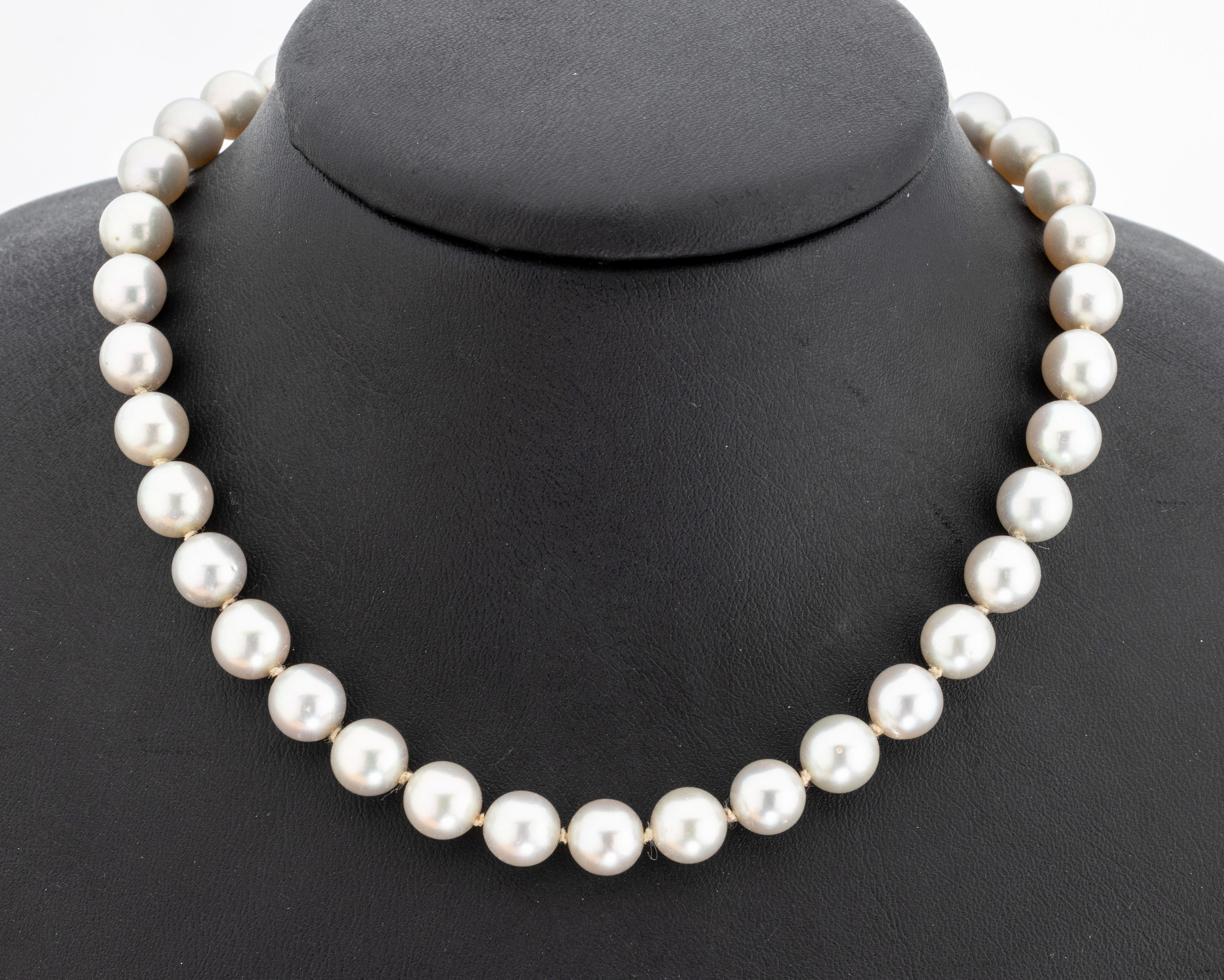 Überlanges Zuchtperl-Collier, endlos, silbergraue Akoyazuchtperlen, D. ca. 7.9-8.4 mm, L. ca. 88 cm